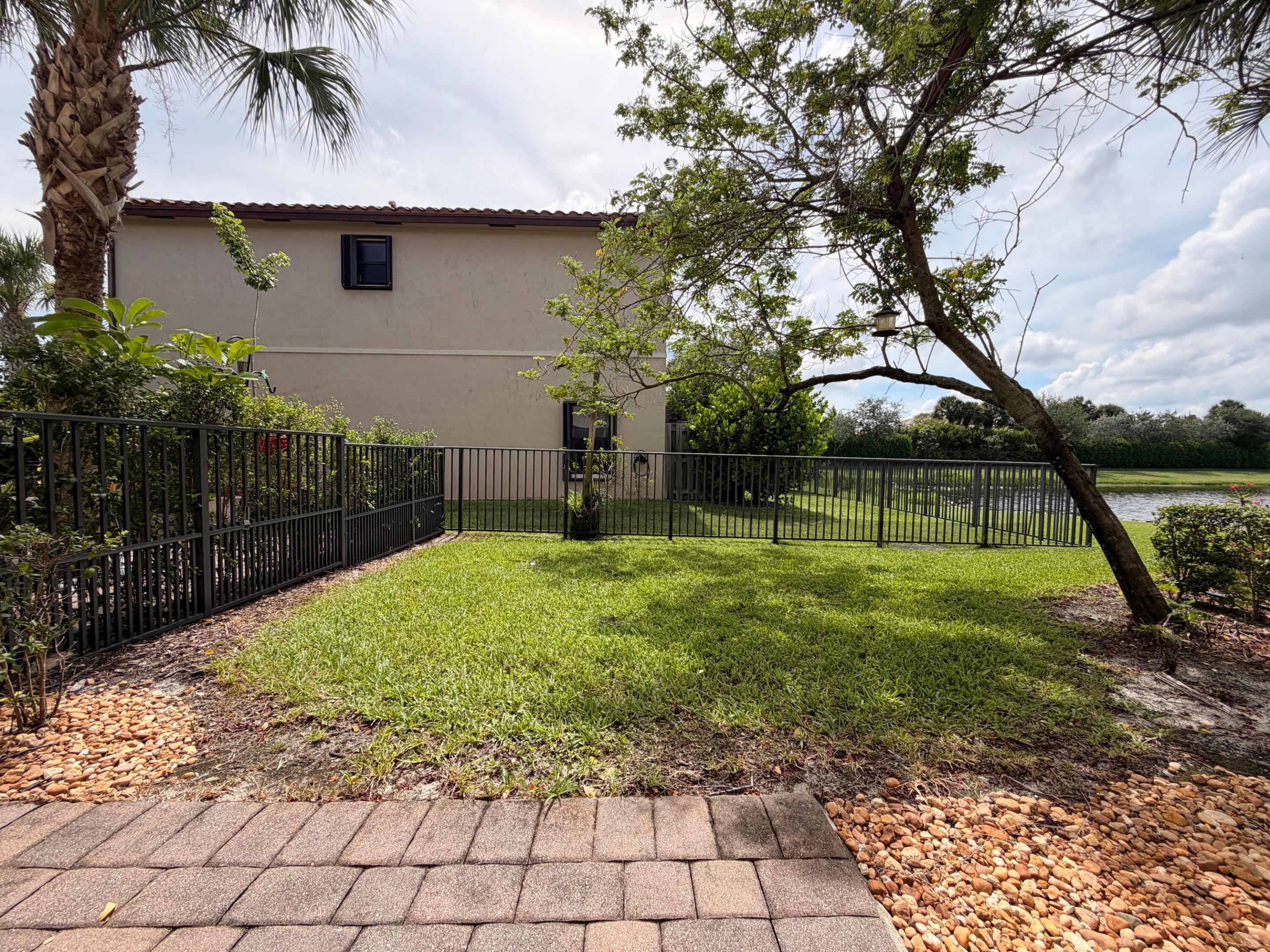 SABAL GROVE PLAT TWO - Residential Lease