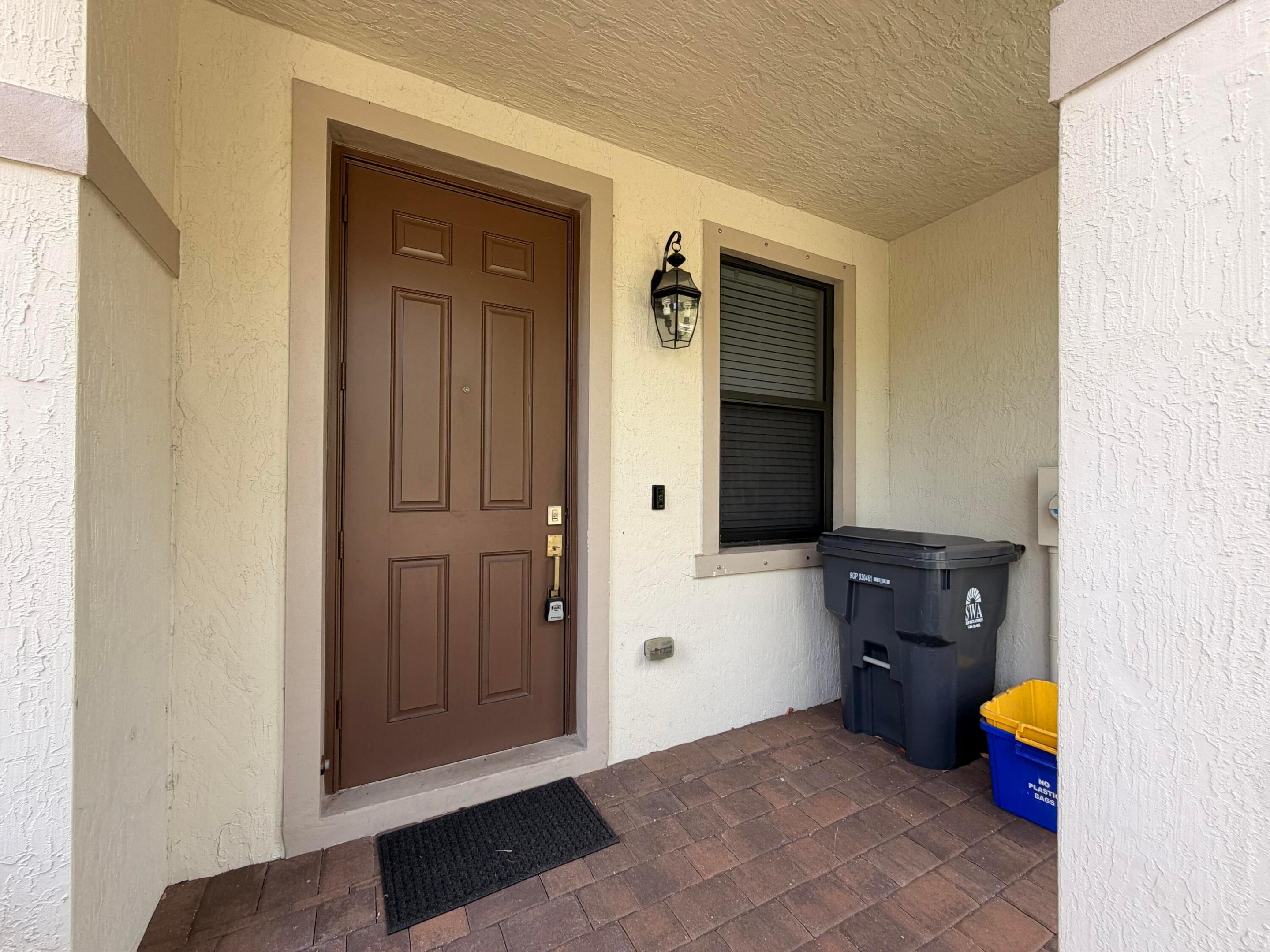 SABAL GROVE PLAT TWO - Residential Lease