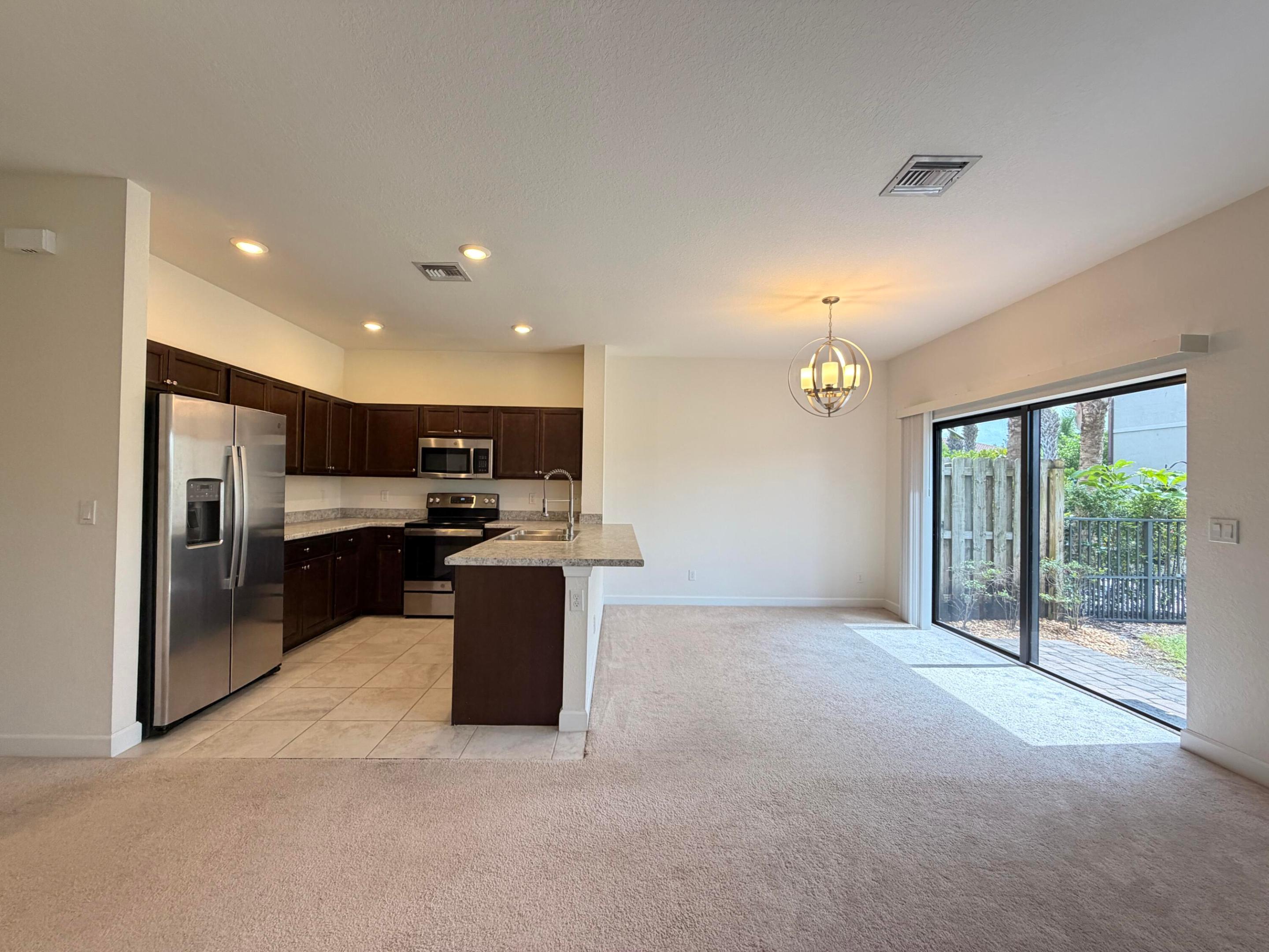 SABAL GROVE PLAT TWO - Residential Lease