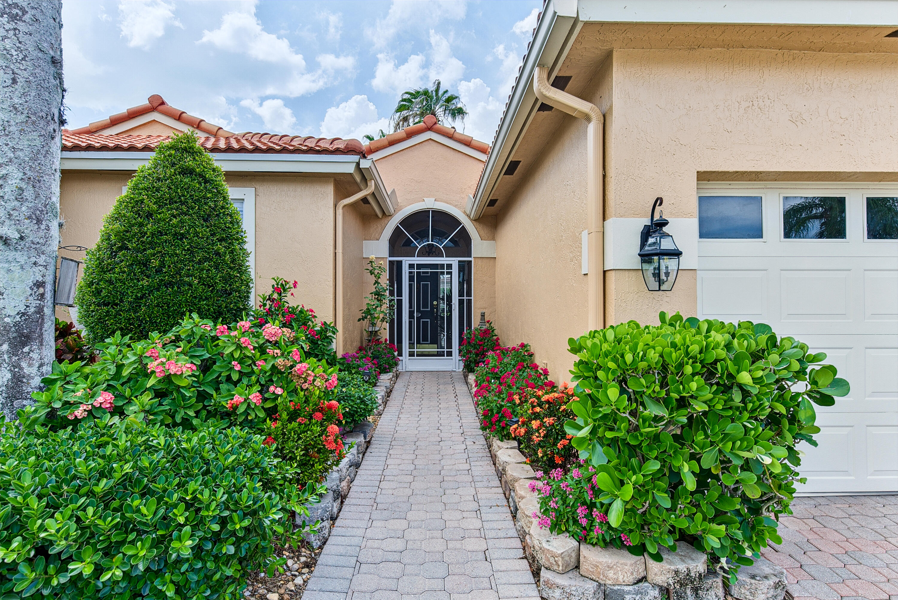 BOCA WINDS PAR E - Residential