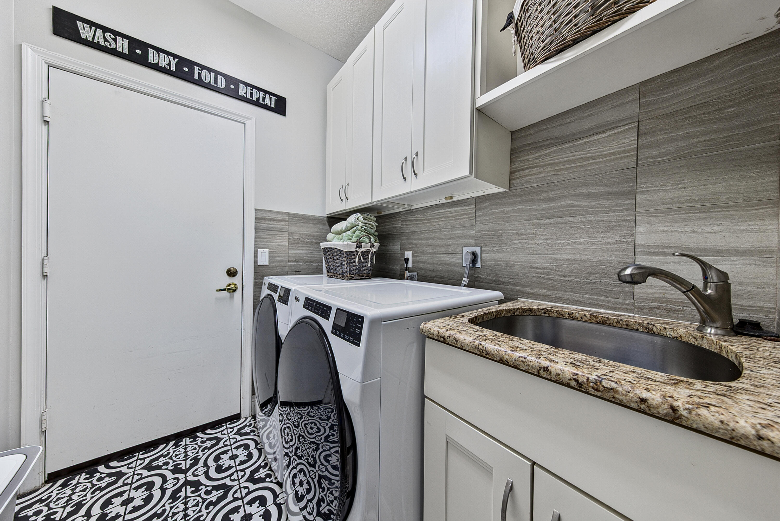 BOCA WINDS PAR E - Residential