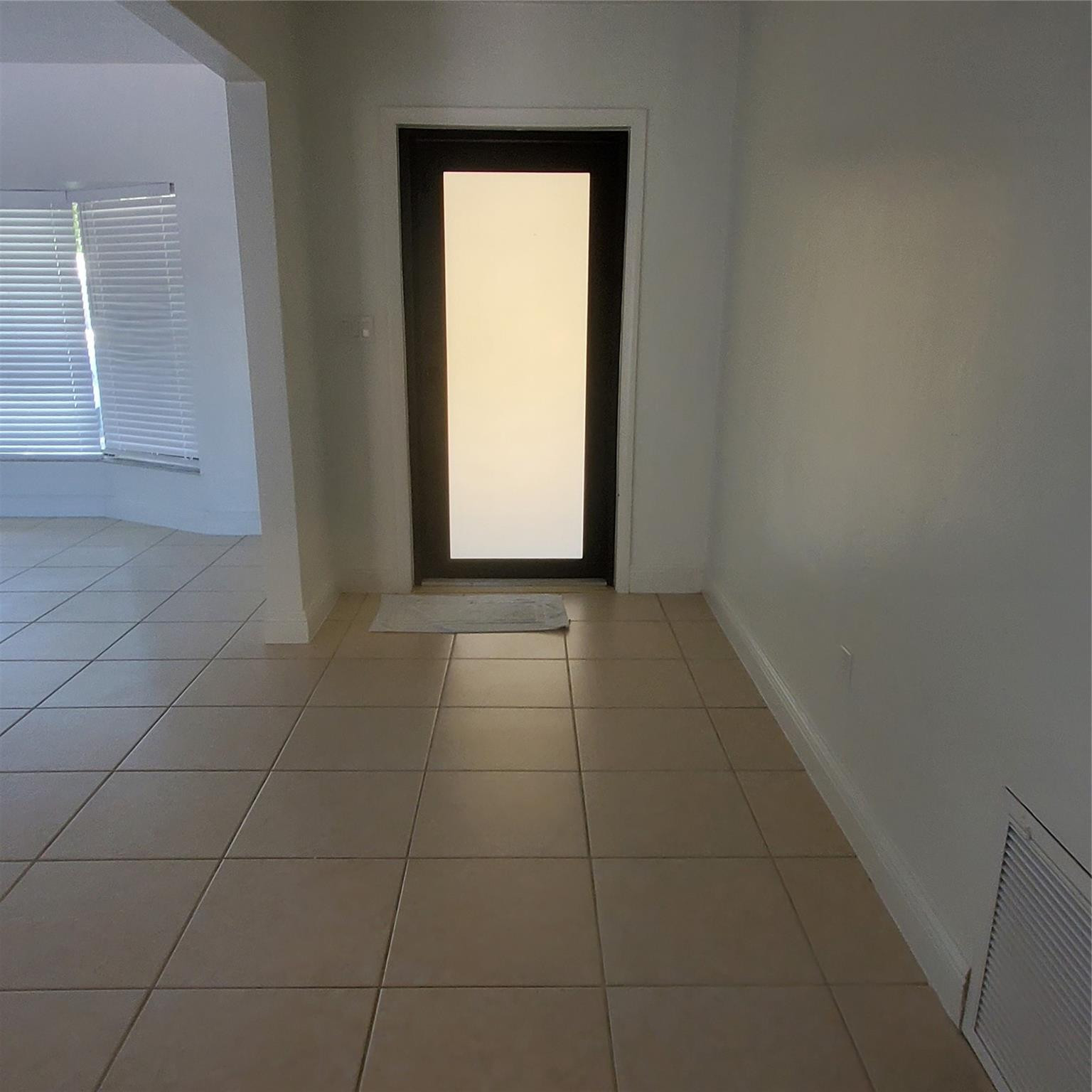 PEMBROKE LAKES SEC 6 - Residential Lease