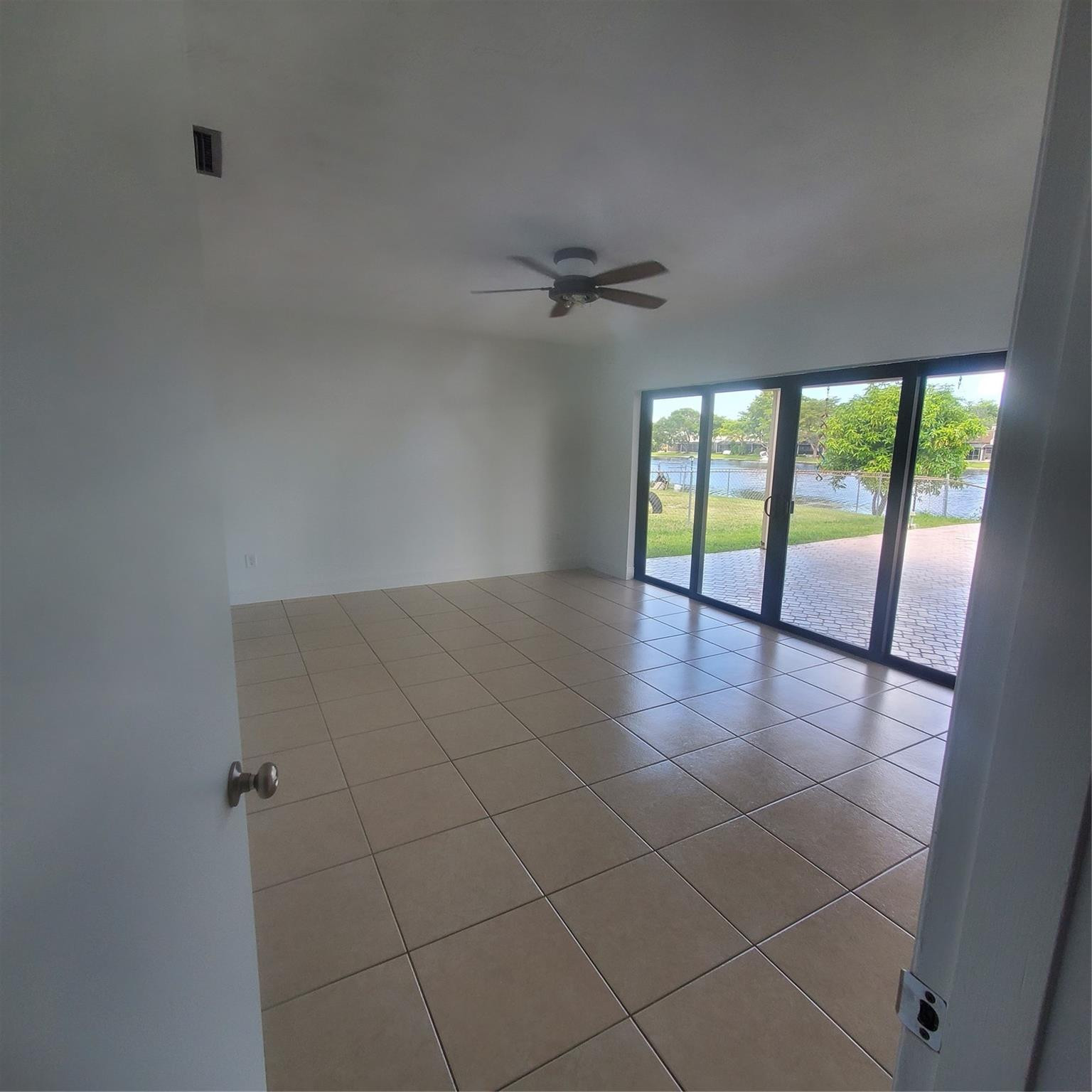 PEMBROKE LAKES SEC 6 - Residential Lease