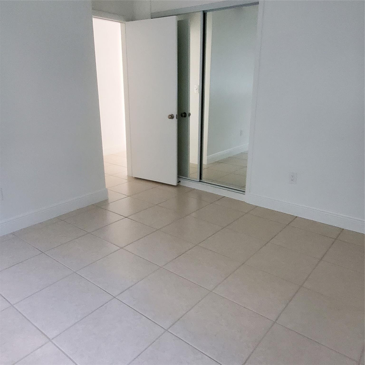 PEMBROKE LAKES SEC 6 - Residential Lease