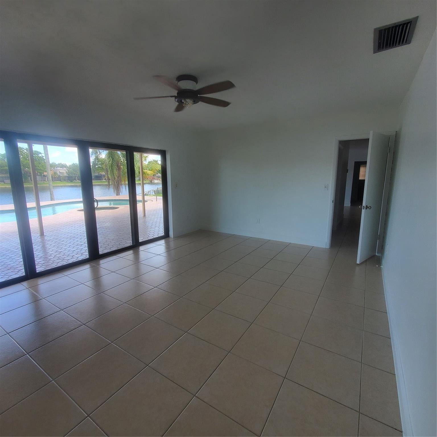 PEMBROKE LAKES SEC 6 - Residential Lease