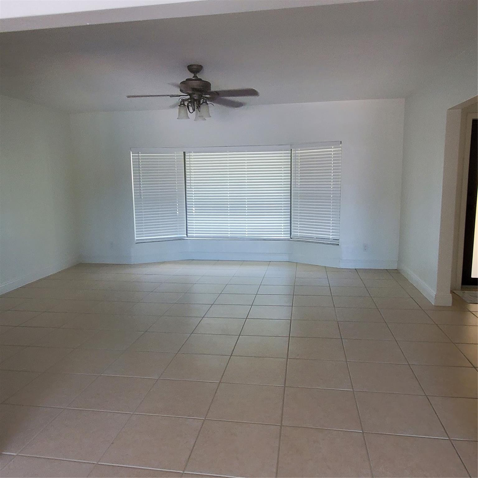 PEMBROKE LAKES SEC 6 - Residential Lease