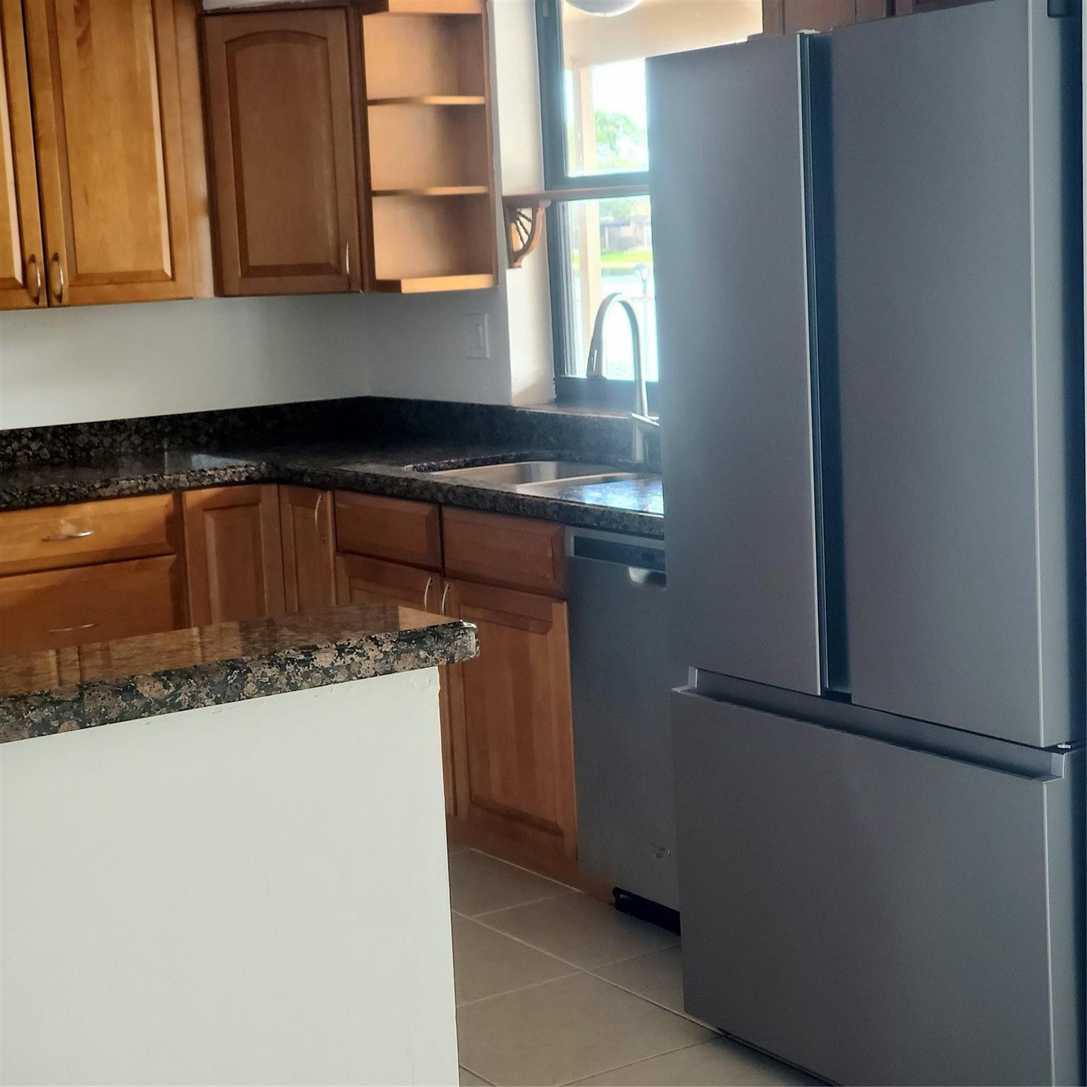PEMBROKE LAKES SEC 6 - Residential Lease