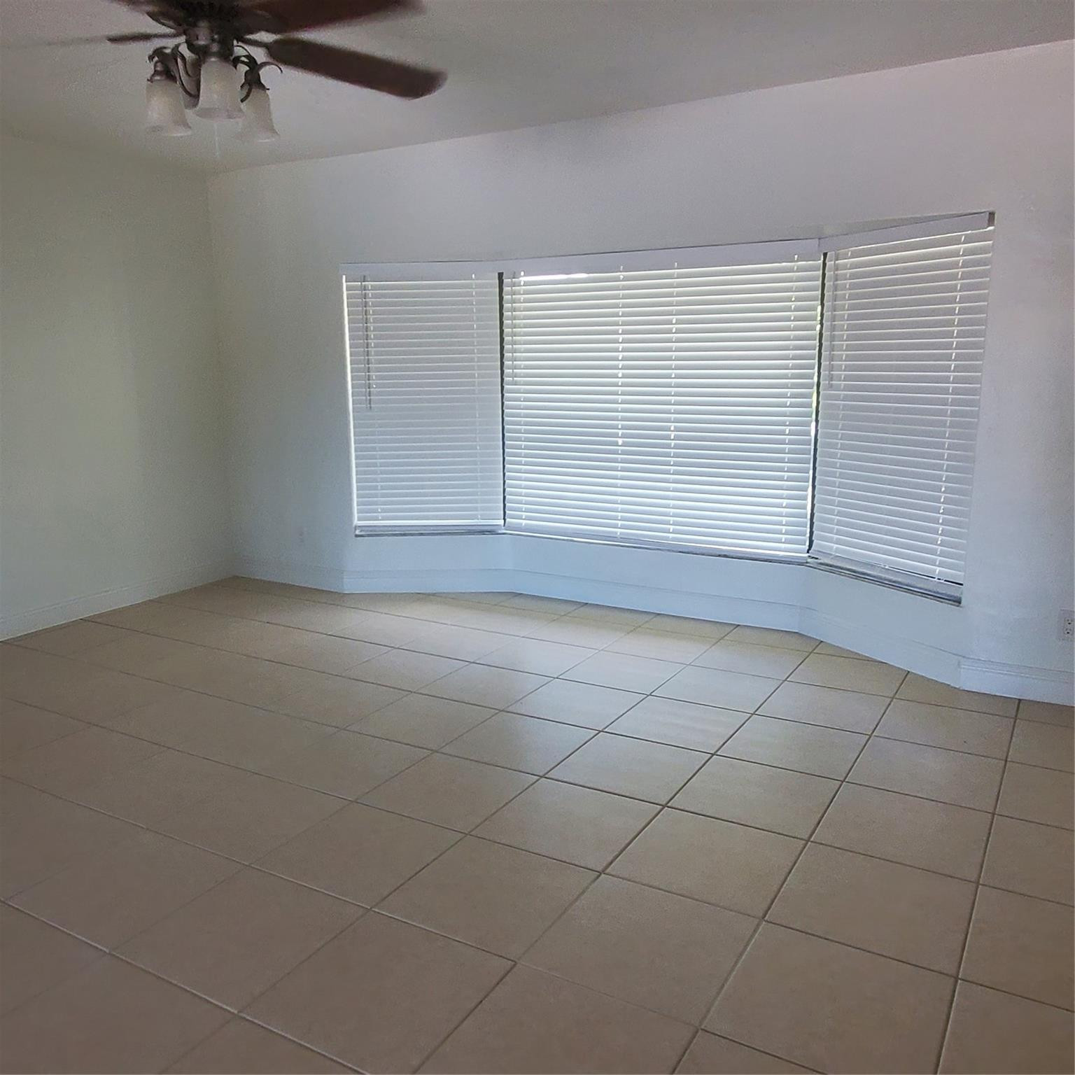 PEMBROKE LAKES SEC 6 - Residential Lease