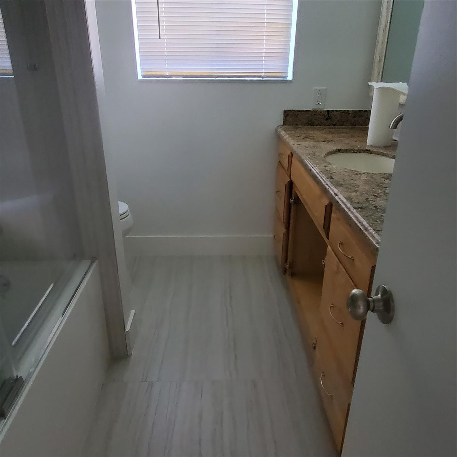 PEMBROKE LAKES SEC 6 - Residential Lease