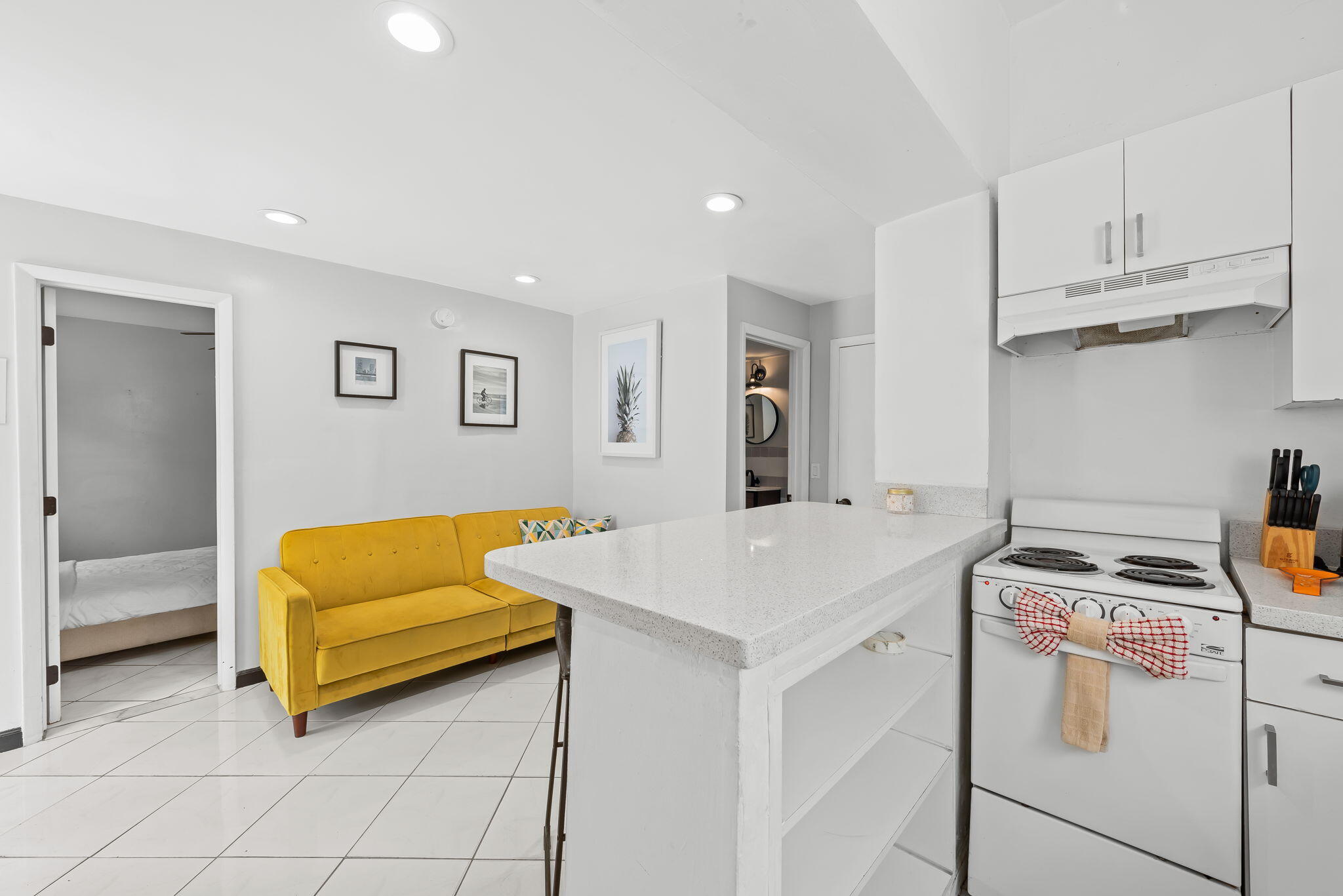 HOLLYWOOD - Residential Income