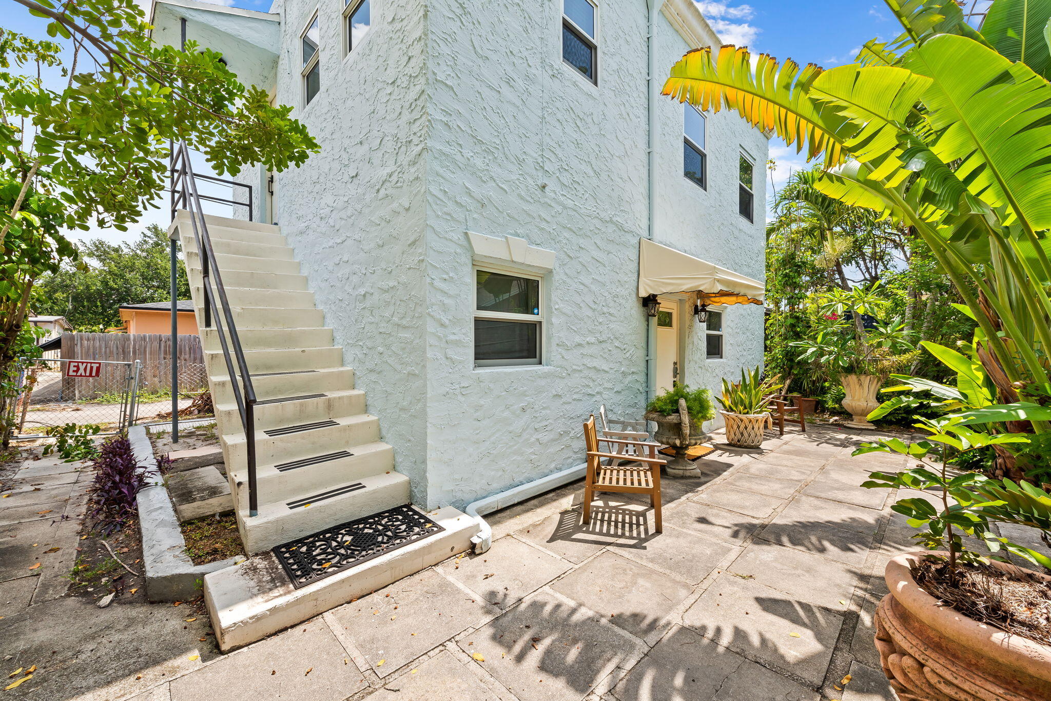 HOLLYWOOD - Residential Income