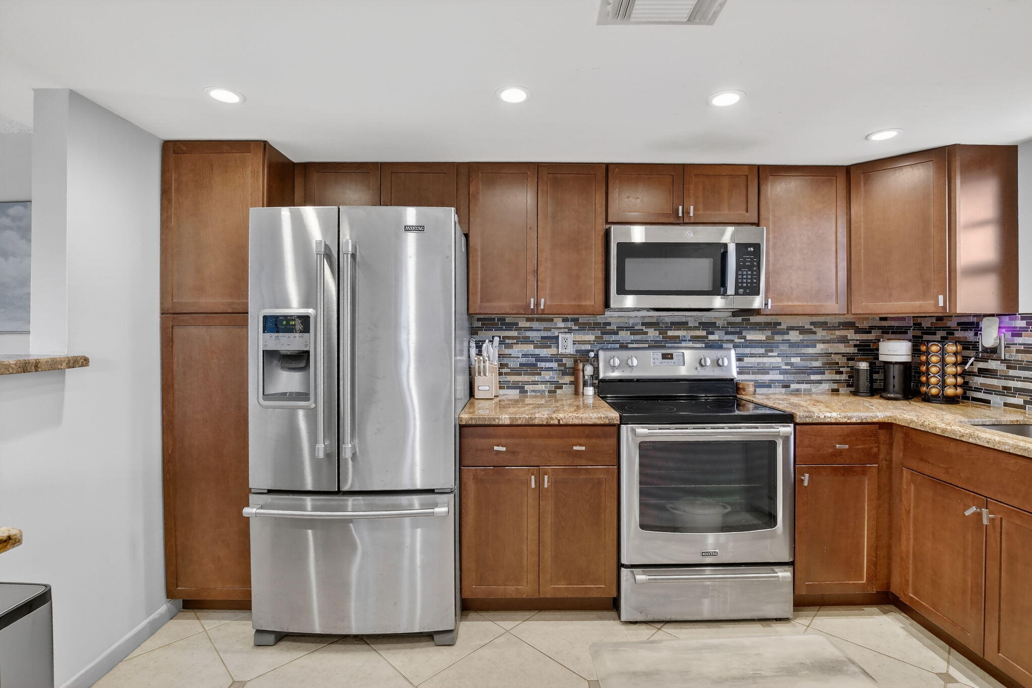 ROLLING HILLS GOLF AND - Residential