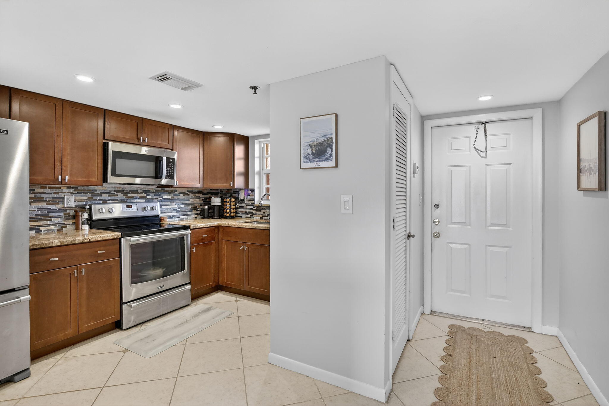 ROLLING HILLS GOLF AND - Residential