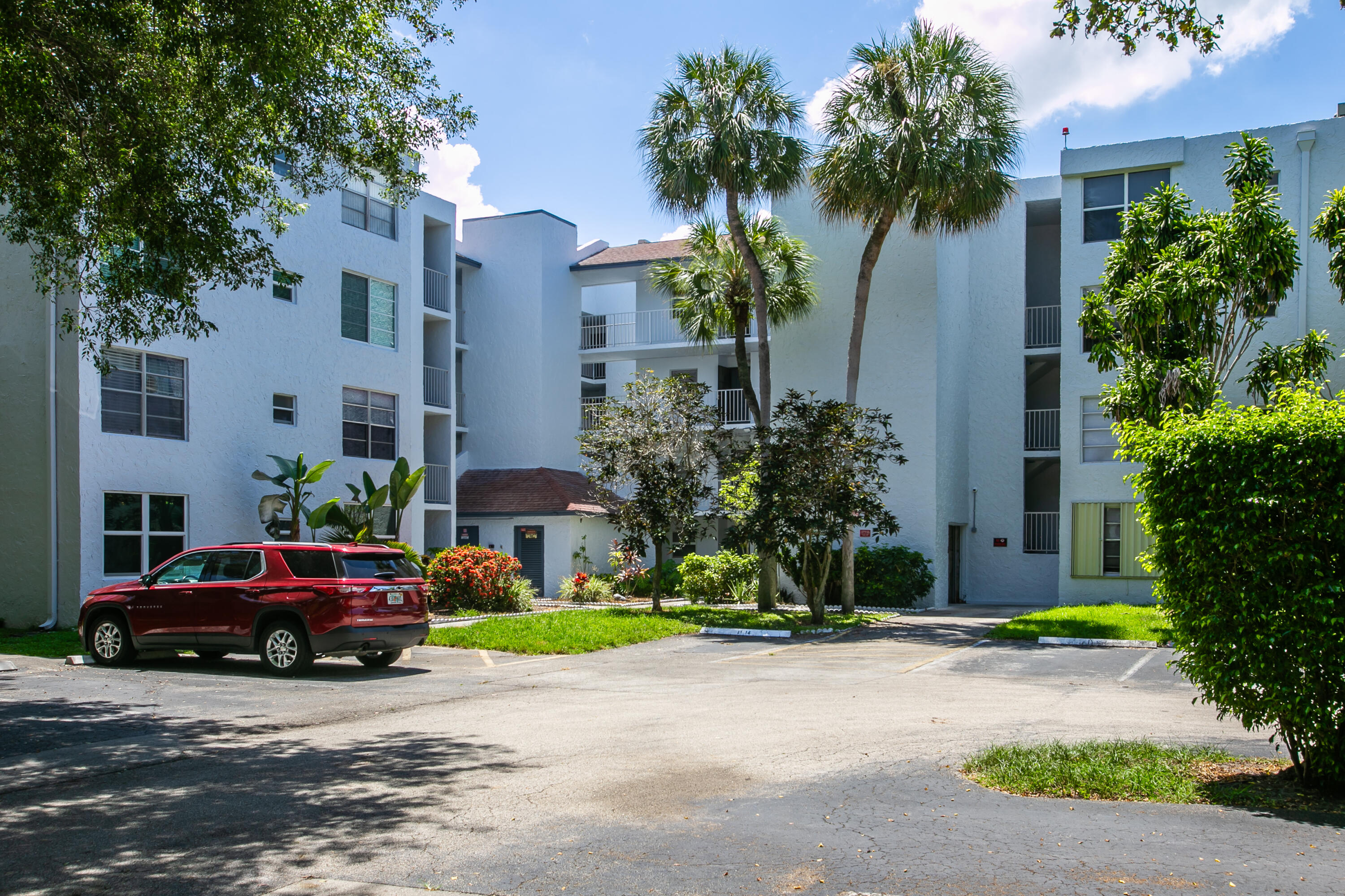 LIVE OAK CONDO ELEVEN - Residential Lease