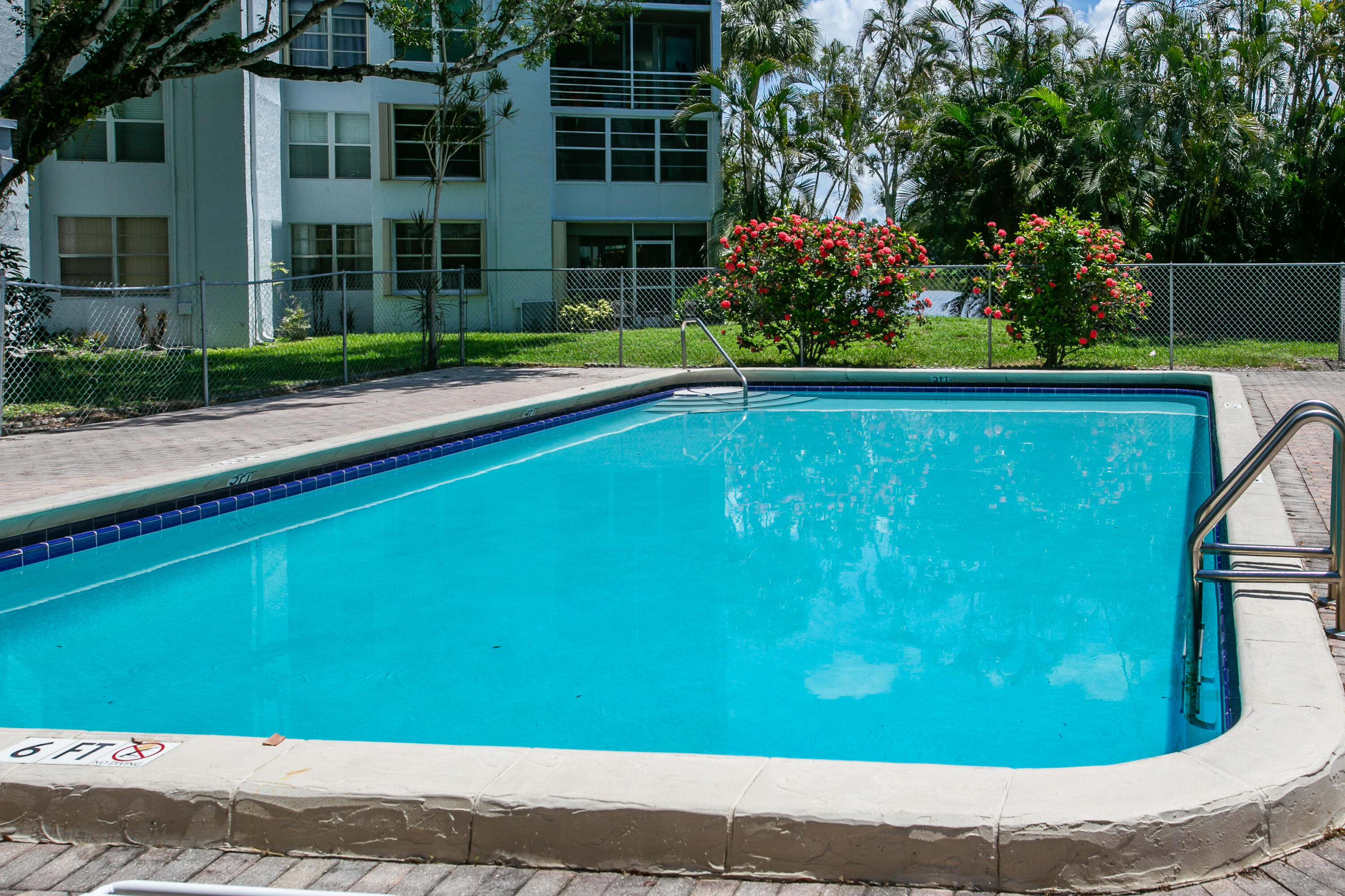 LIVE OAK CONDO ELEVEN - Residential Lease