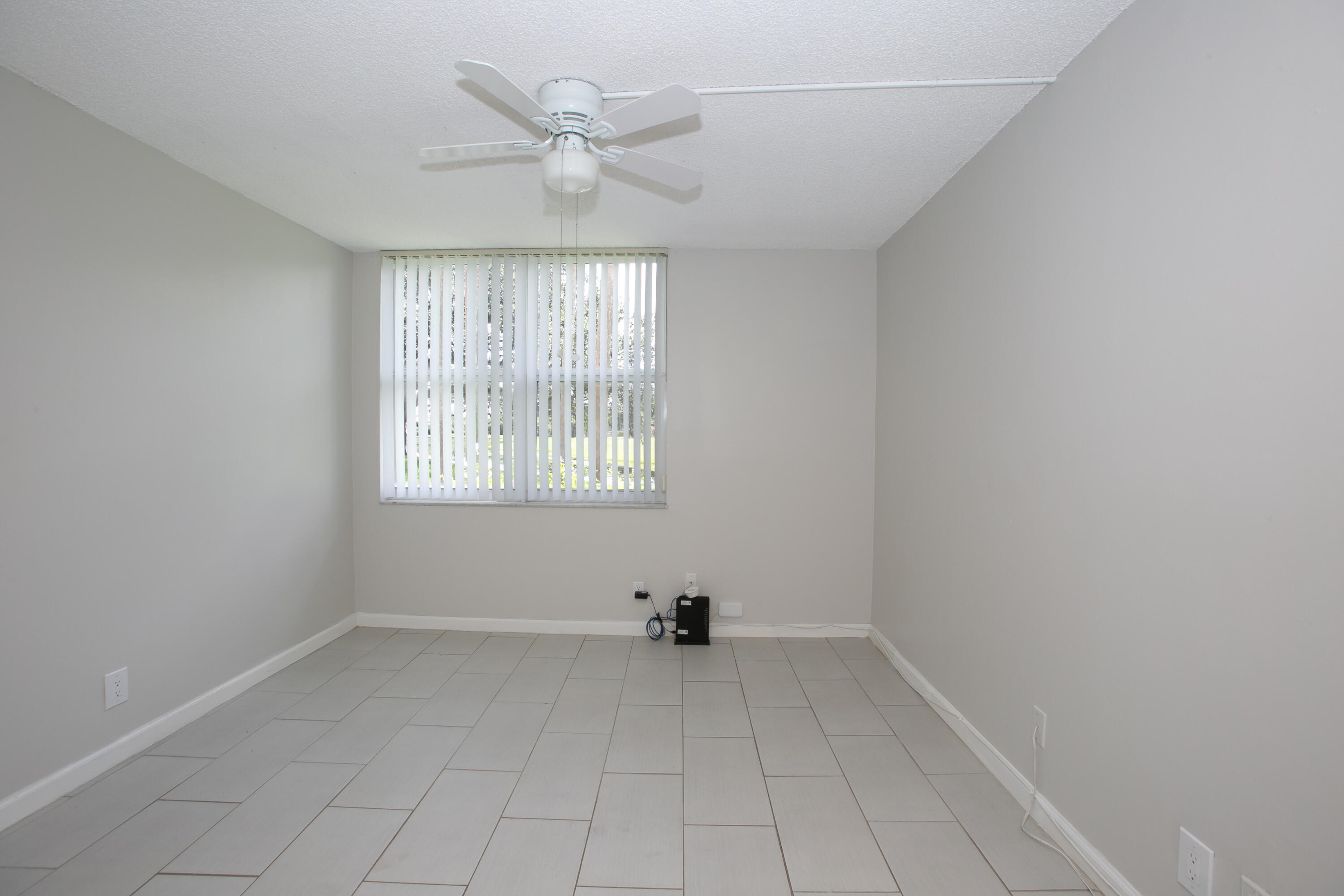 LIVE OAK CONDO ELEVEN - Residential Lease