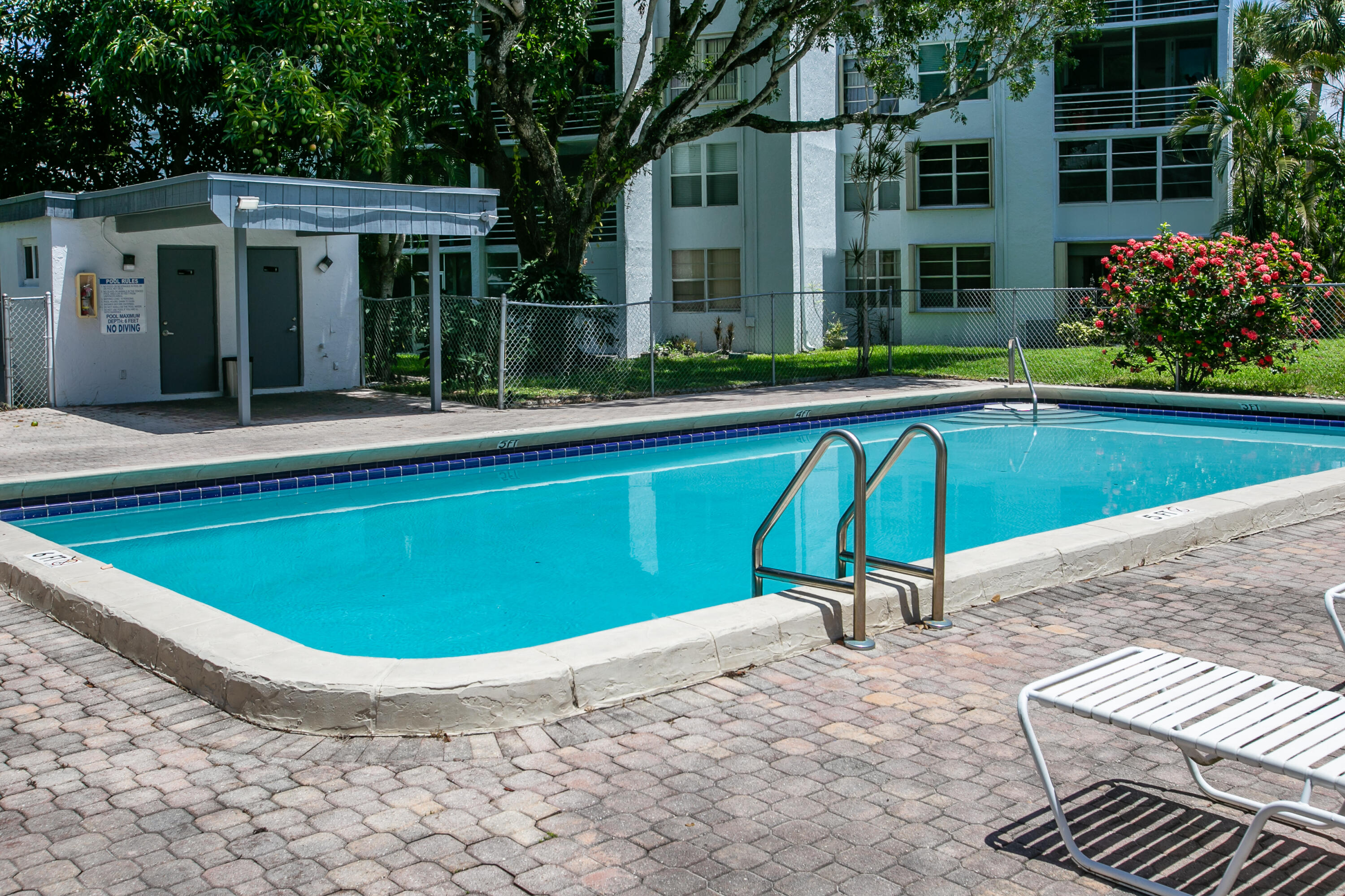 LIVE OAK CONDO ELEVEN - Residential Lease