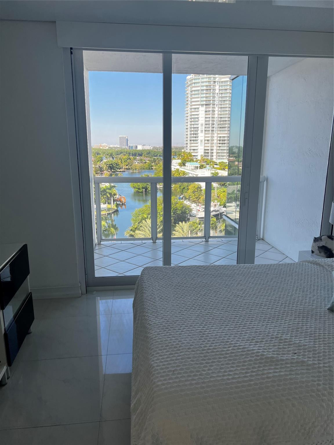 OCEANIA I CONDO - Residential