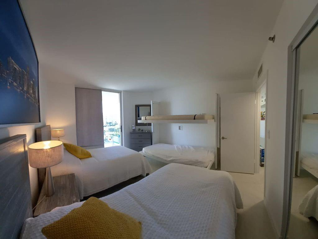 OCEANIA I CONDO - Residential