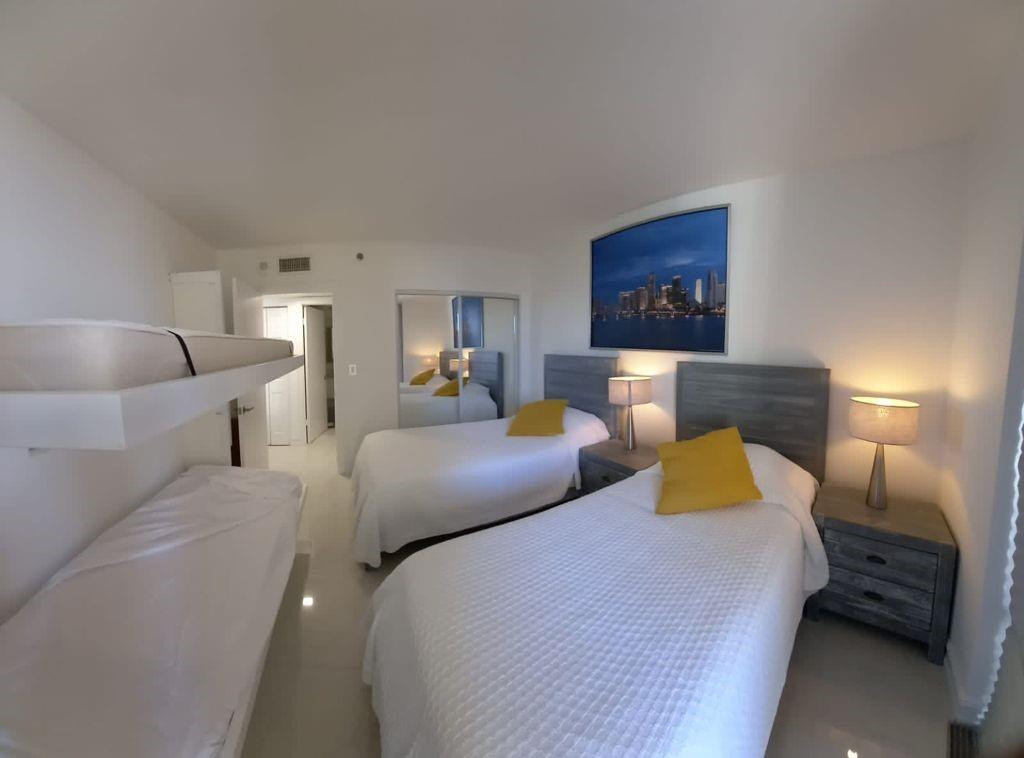 OCEANIA I CONDO - Residential