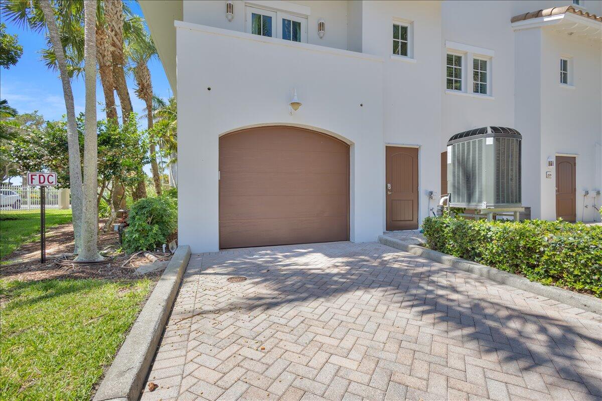 COCONUT COVE MARINA - Residential