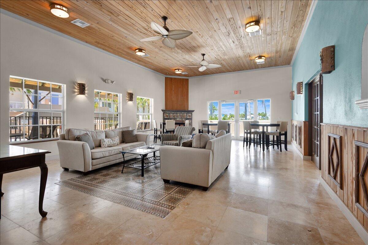 COCONUT COVE MARINA - Residential