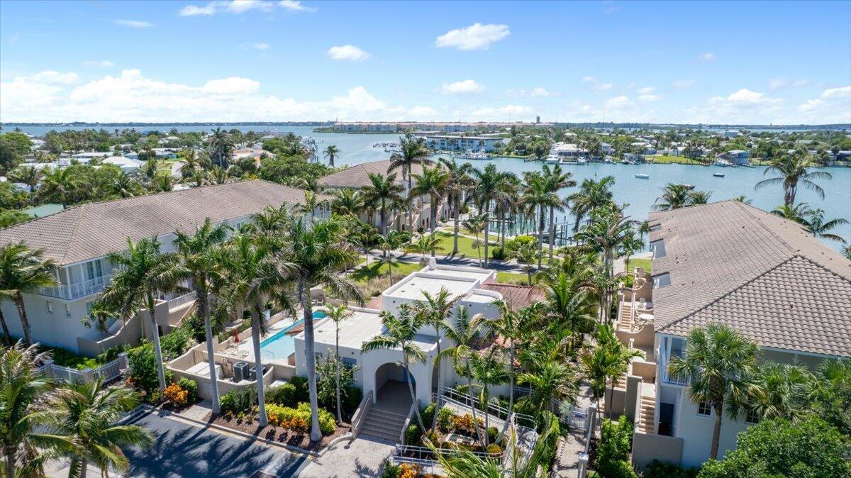 COCONUT COVE MARINA - Residential