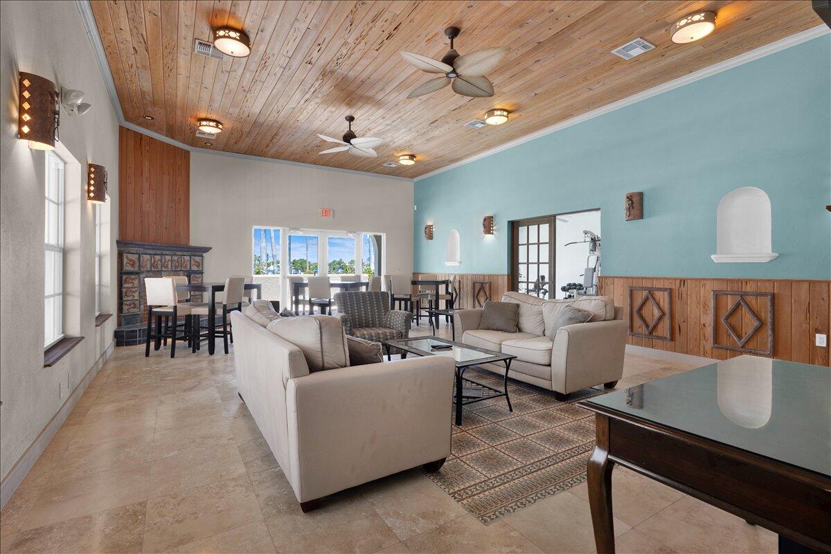 COCONUT COVE MARINA - Residential