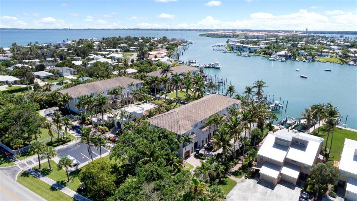 COCONUT COVE MARINA - Residential