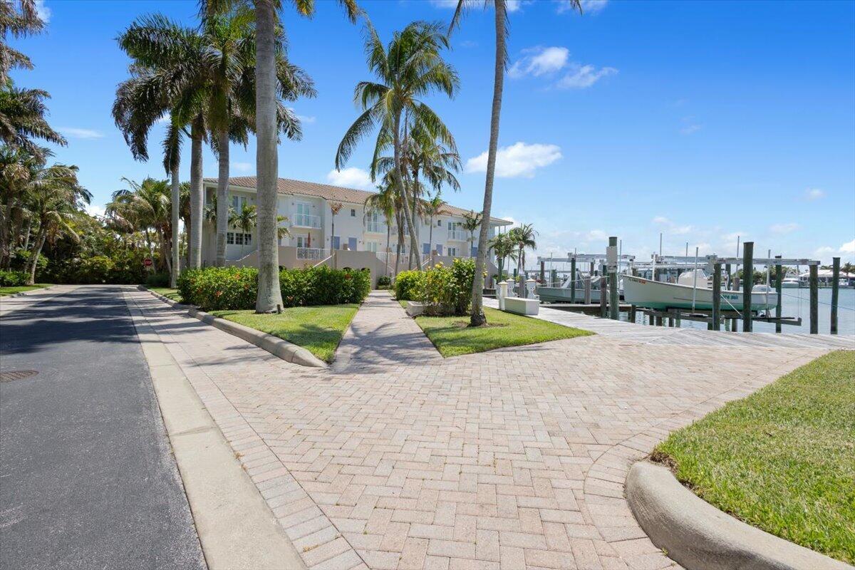 COCONUT COVE MARINA - Residential