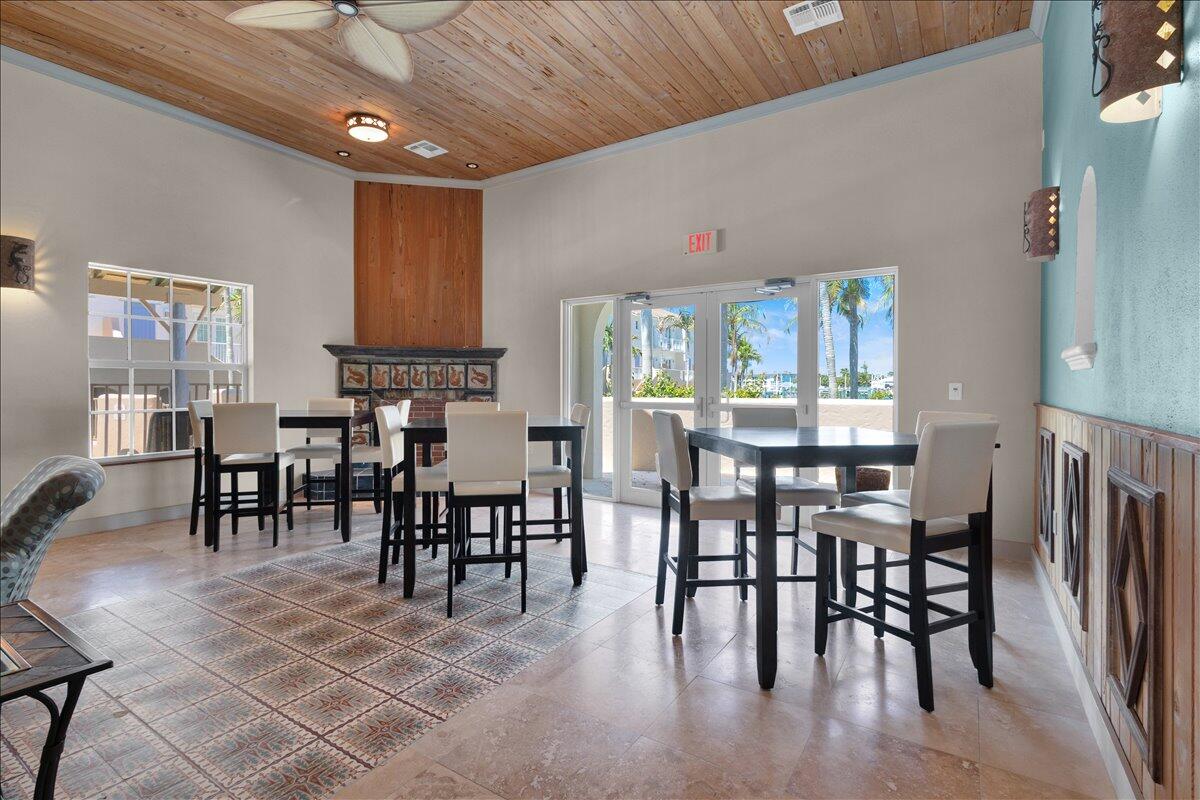COCONUT COVE MARINA - Residential