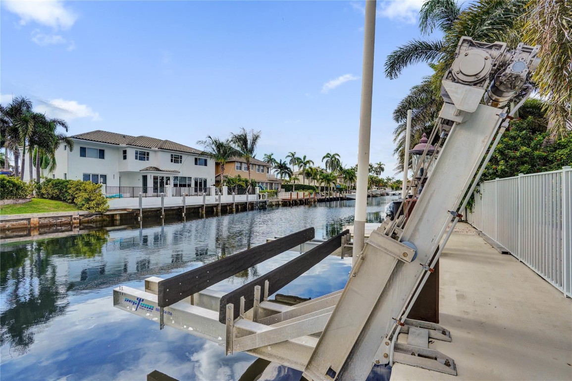 CORAL KEY VILLAS 3RD SEC - Residential