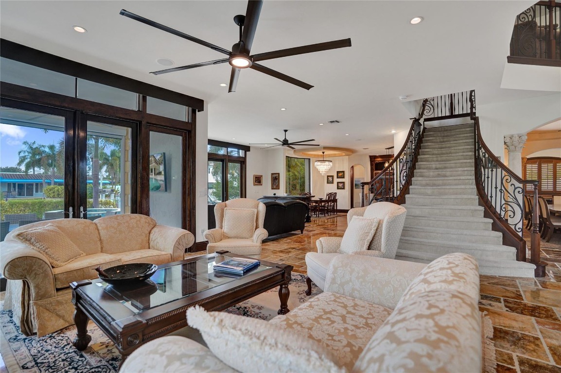CORAL KEY VILLAS 3RD SEC - Residential
