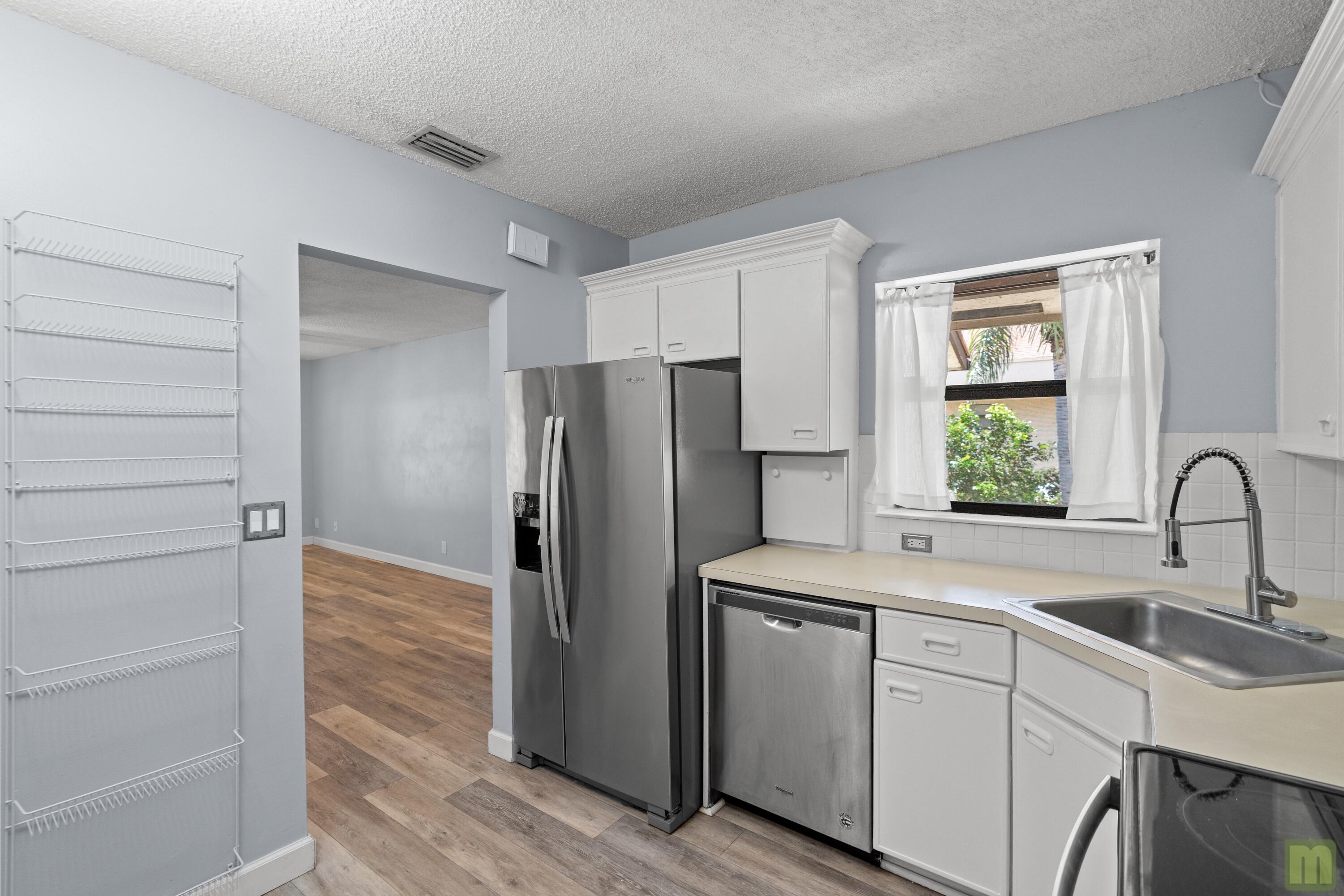 BAYWOOD VILLAGE I-B CONDO - Residential