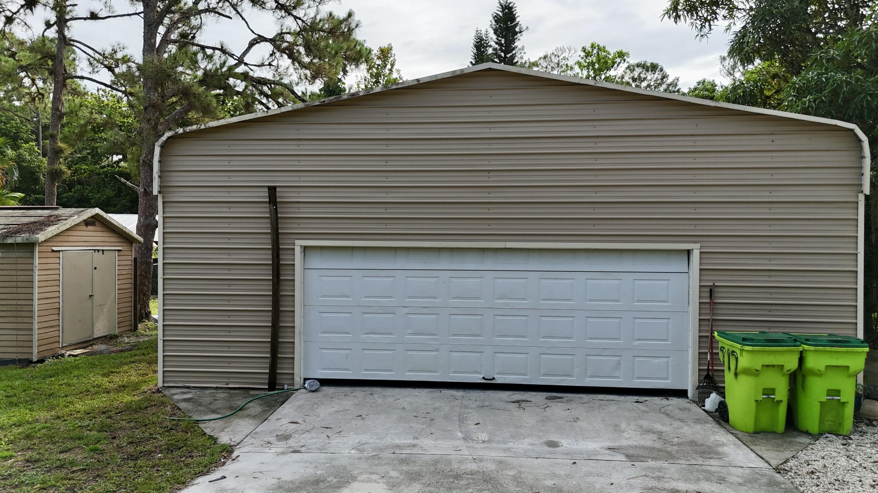 LOXAHATCHEE GROVES - Residential