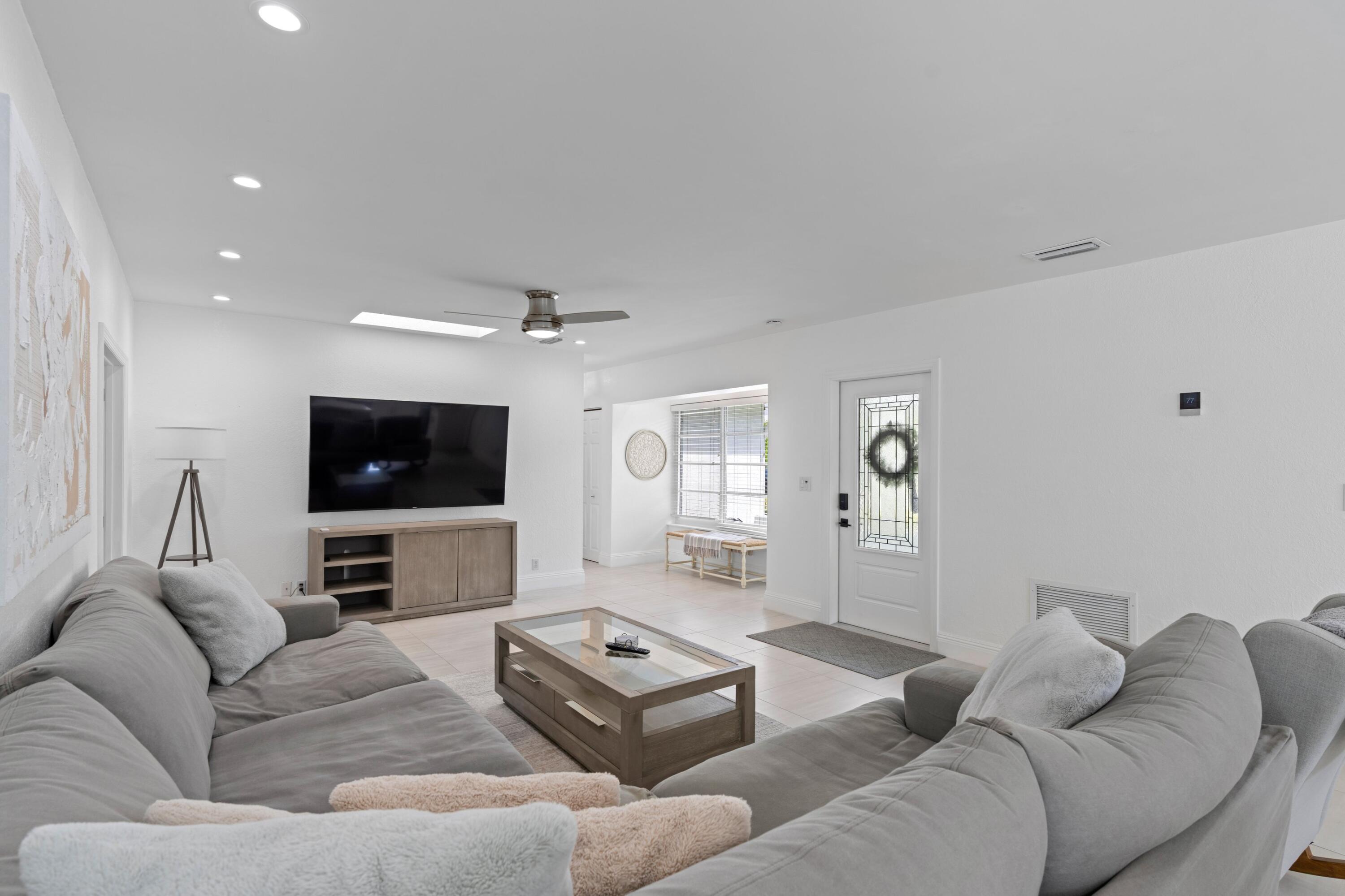 HIDDEN VALLEY SEC 2 - Residential Lease