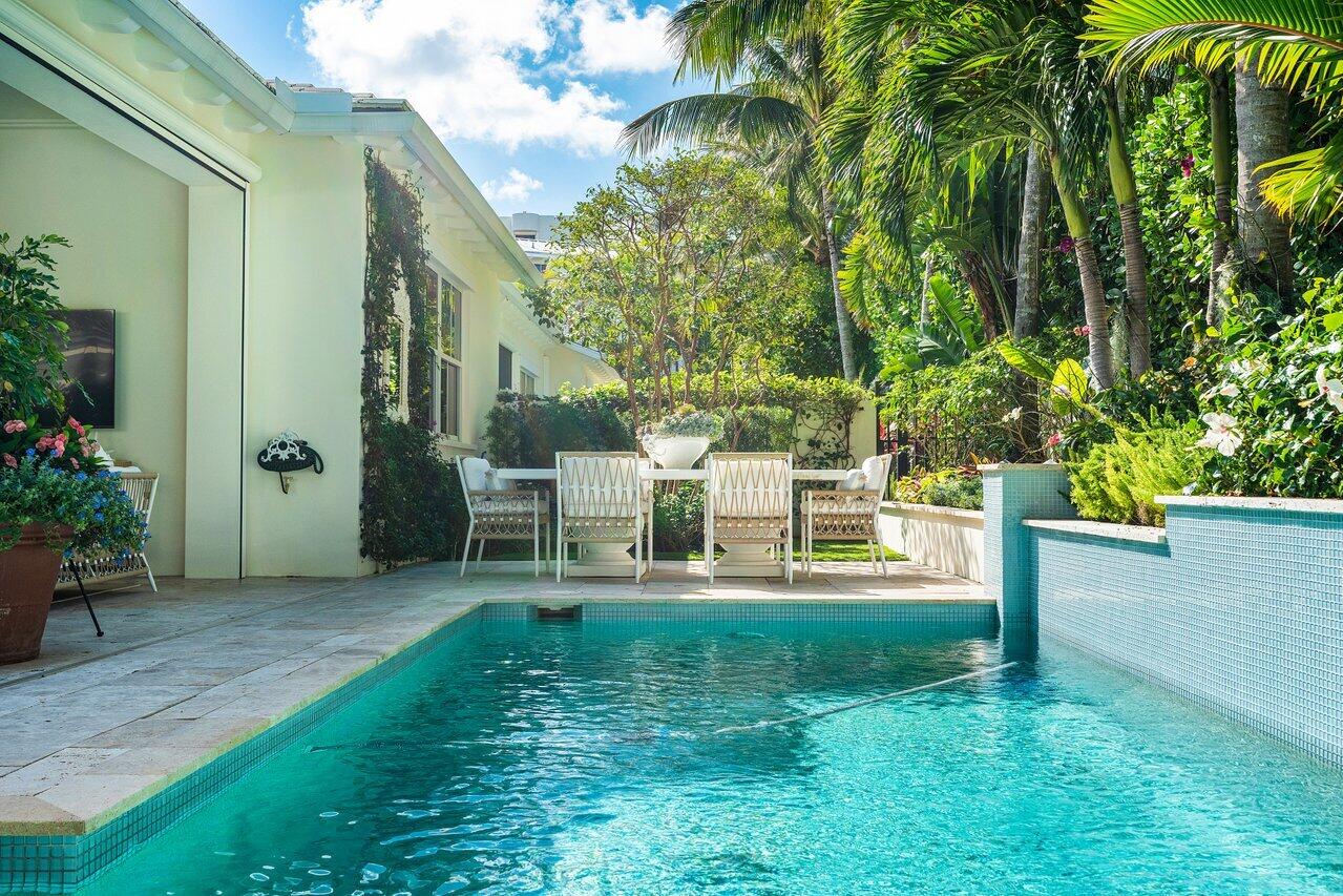 VILLAS AT 4001 NORTH OCEAN CONDO - Residential