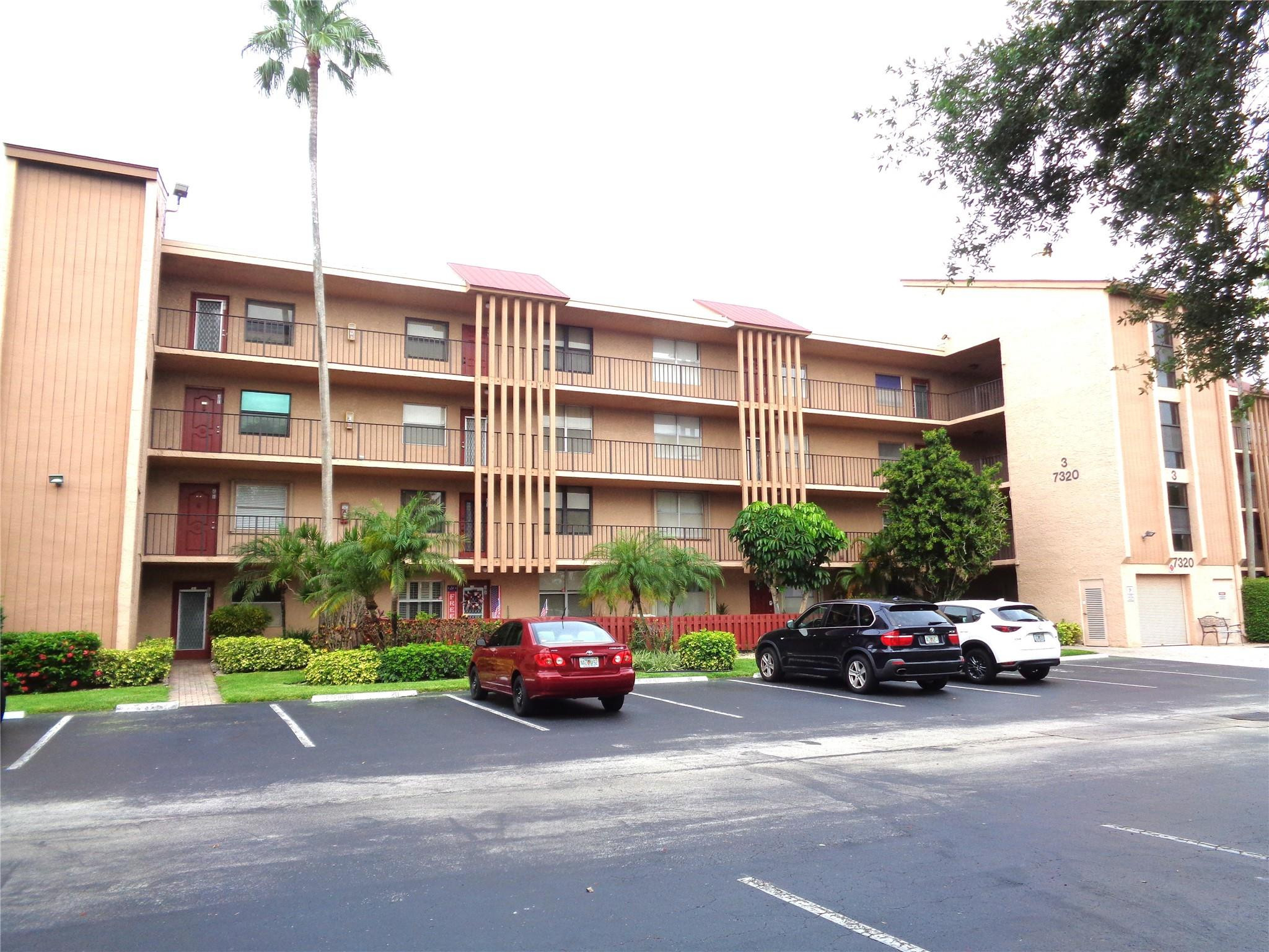 Palm Lakes - Residential