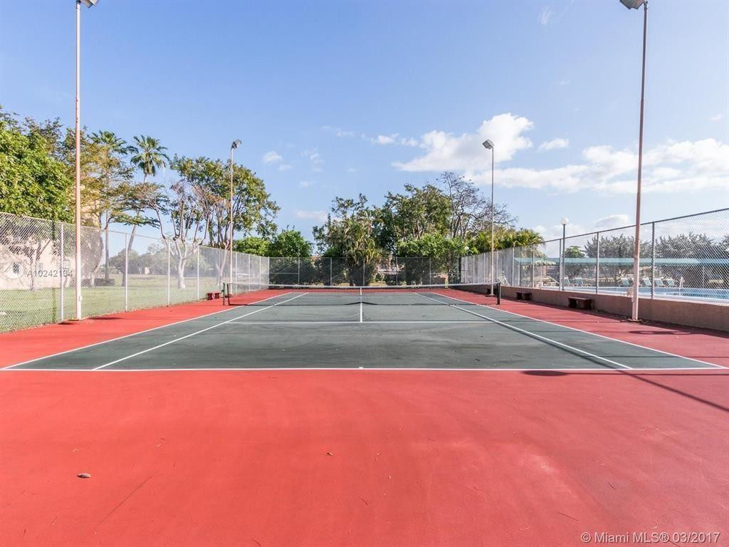 Palm Lakes - Residential