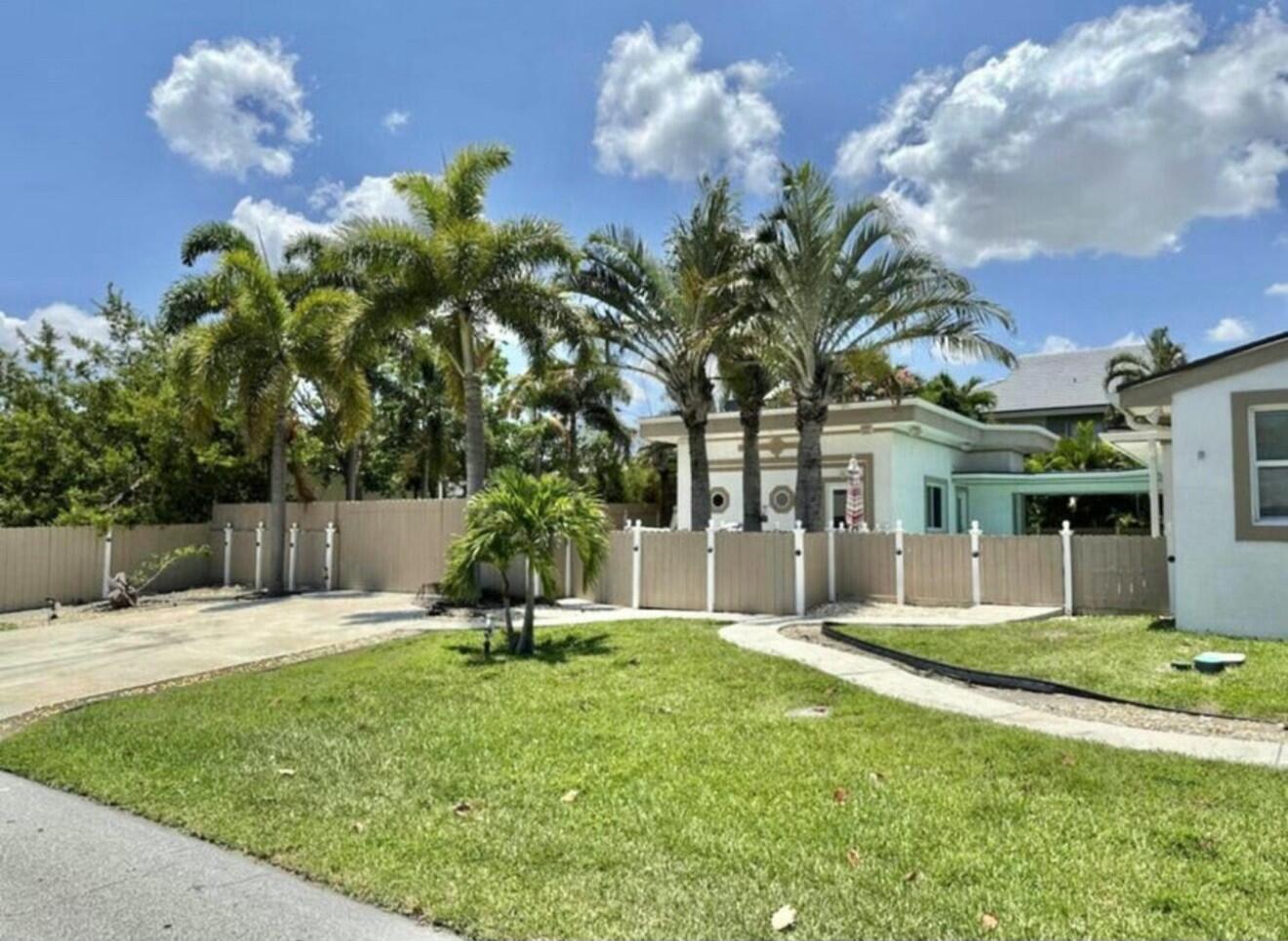 DELRAY MNR - Residential Lease