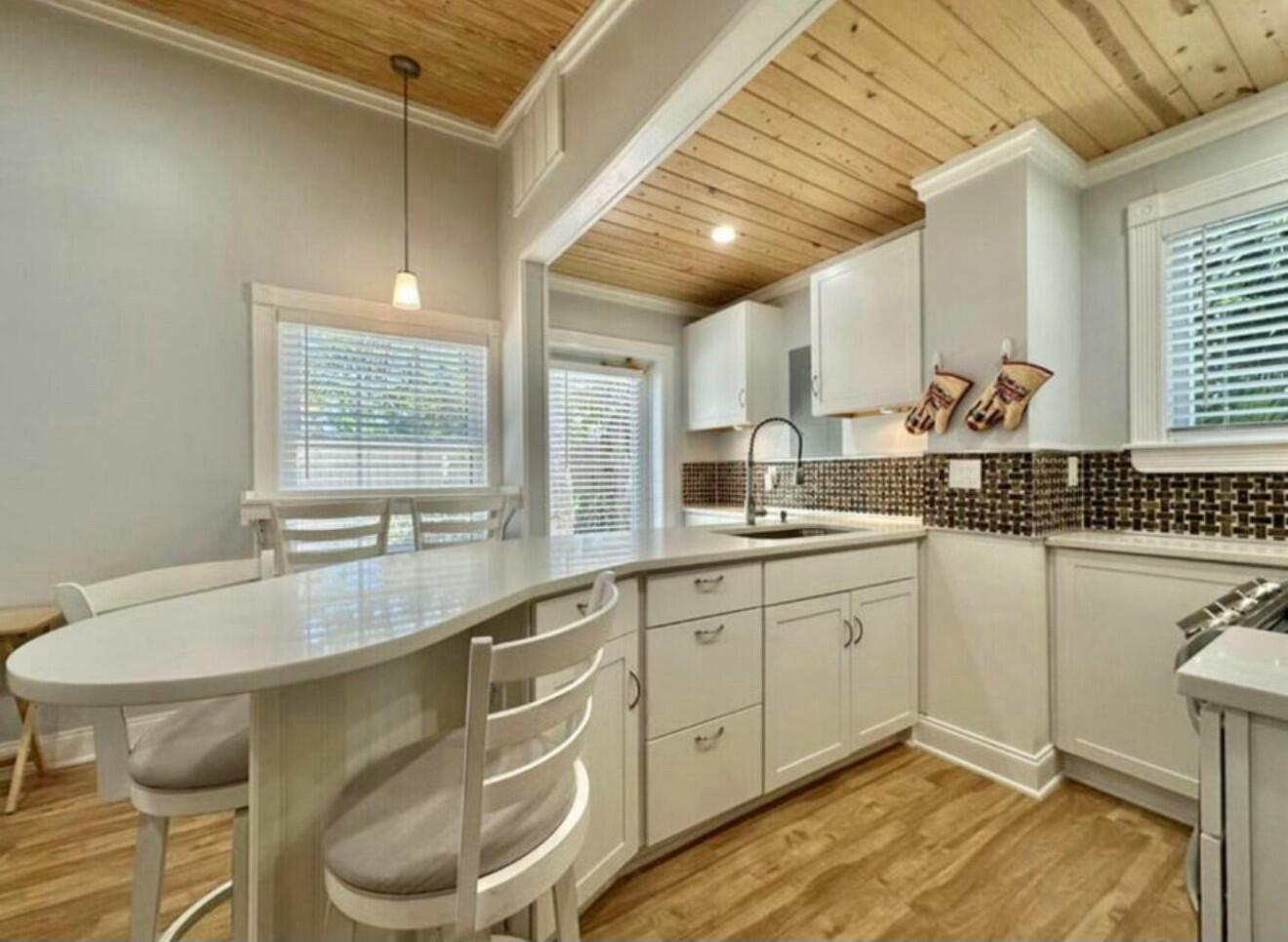 DELRAY MNR - Residential Lease