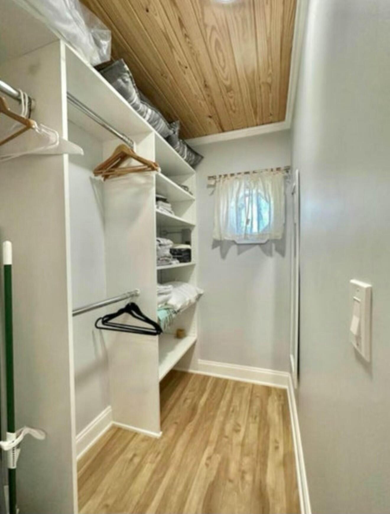 DELRAY MNR - Residential Lease