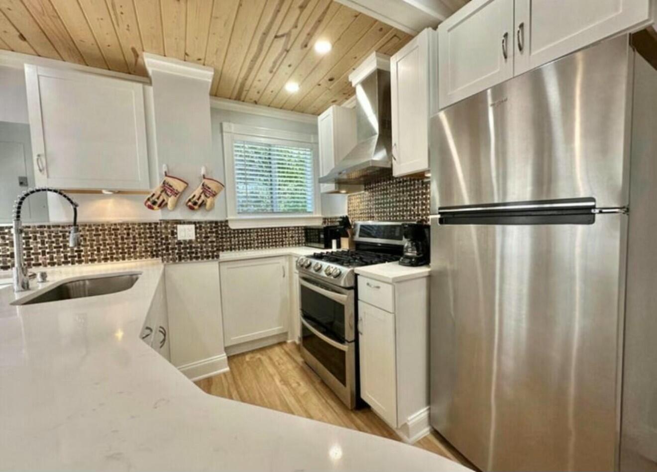 DELRAY MNR - Residential Lease