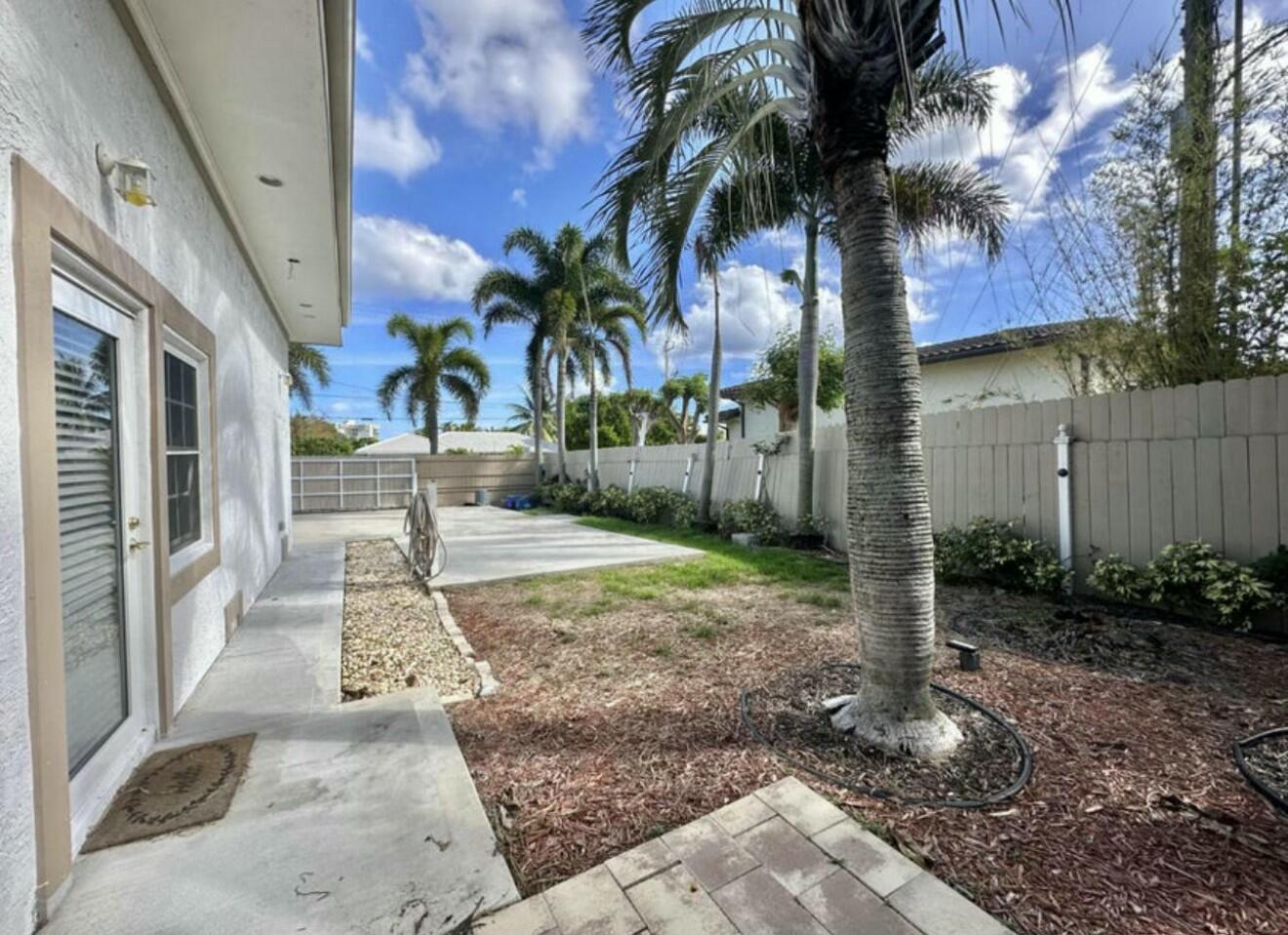 DELRAY MNR - Residential Lease