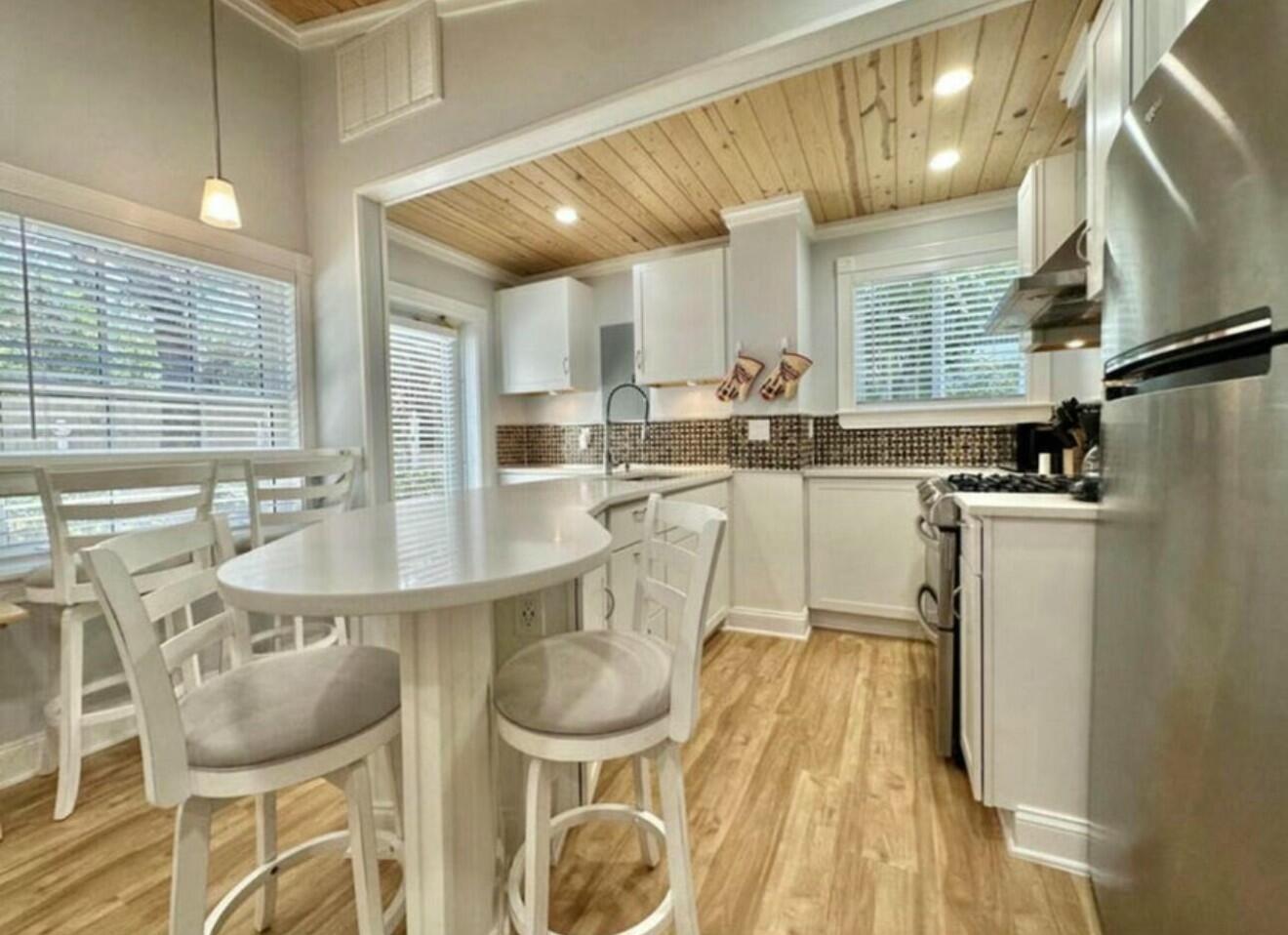 DELRAY MNR - Residential Lease