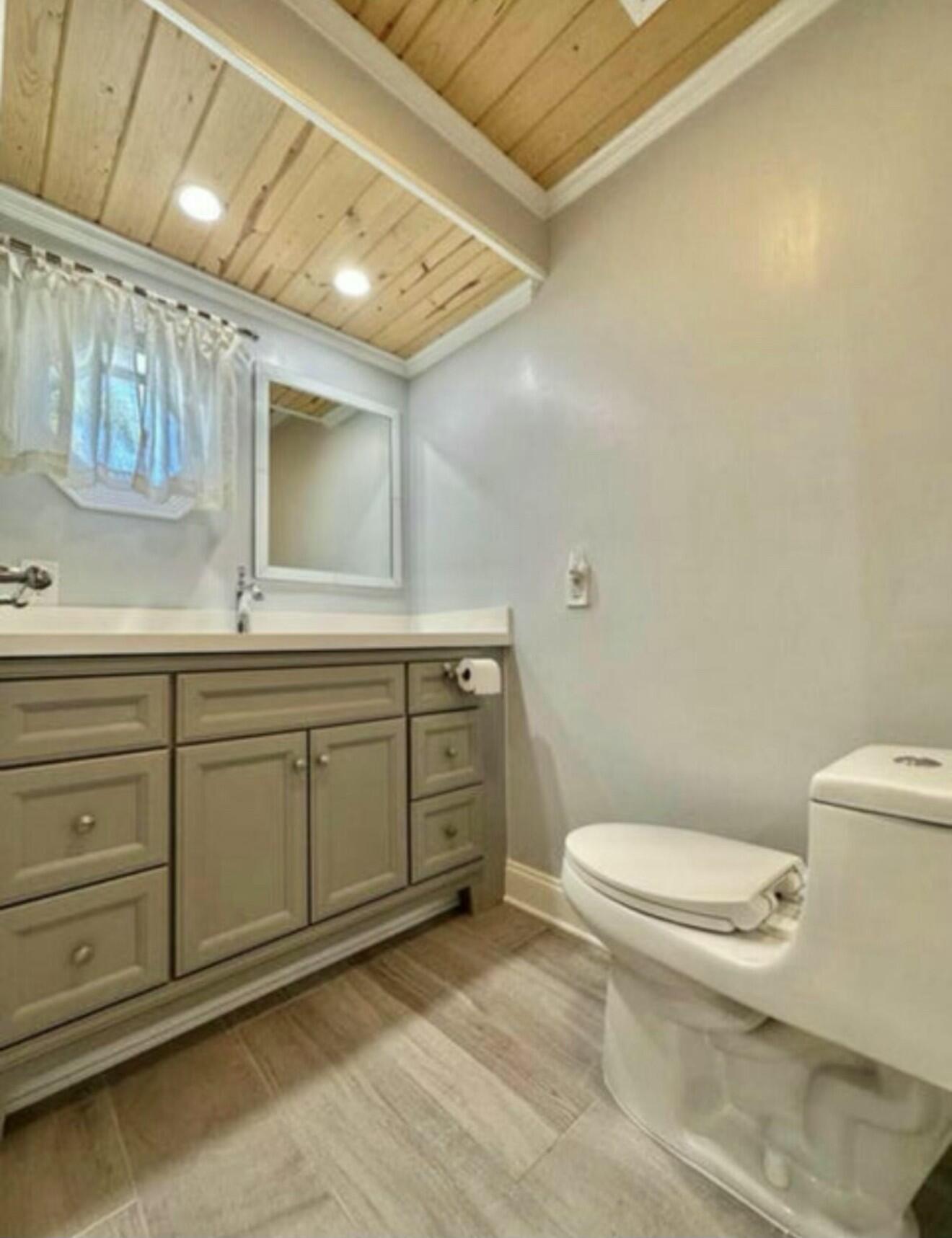DELRAY MNR - Residential Lease