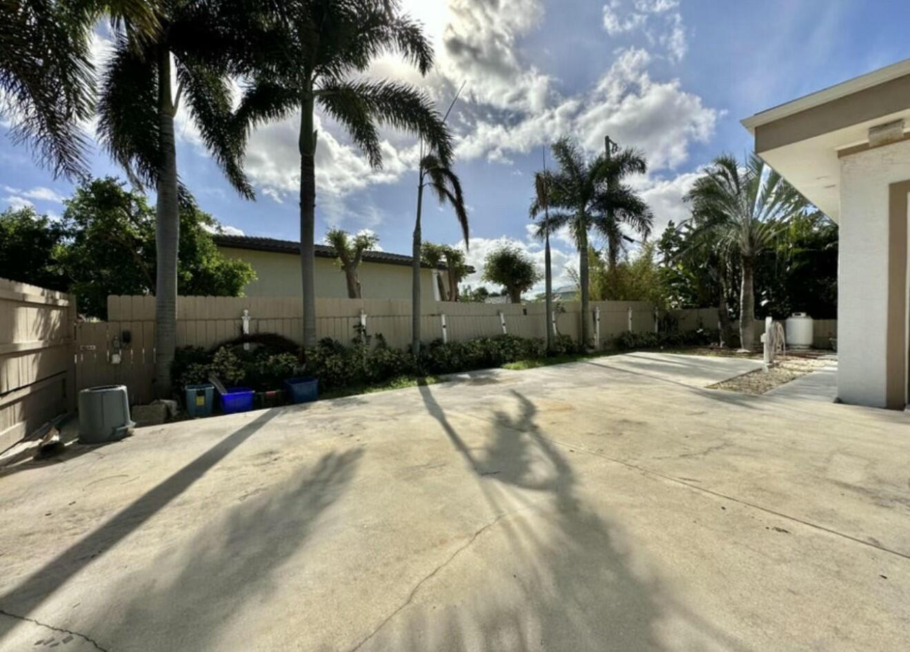 DELRAY MNR - Residential Lease