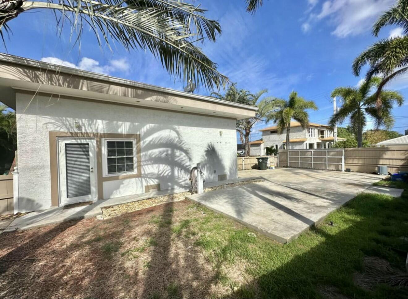 DELRAY MNR - Residential Lease