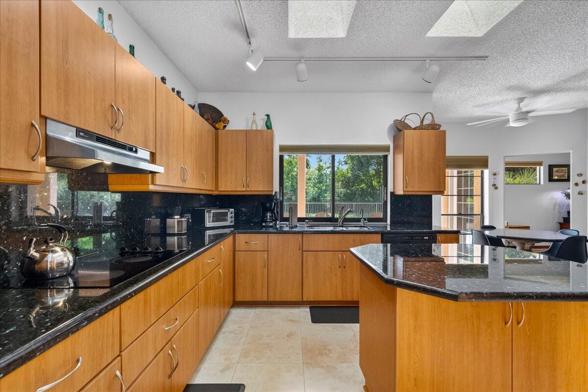 WHISPERING WOODS - Residential