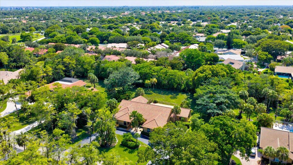 WHISPERING WOODS - Residential
